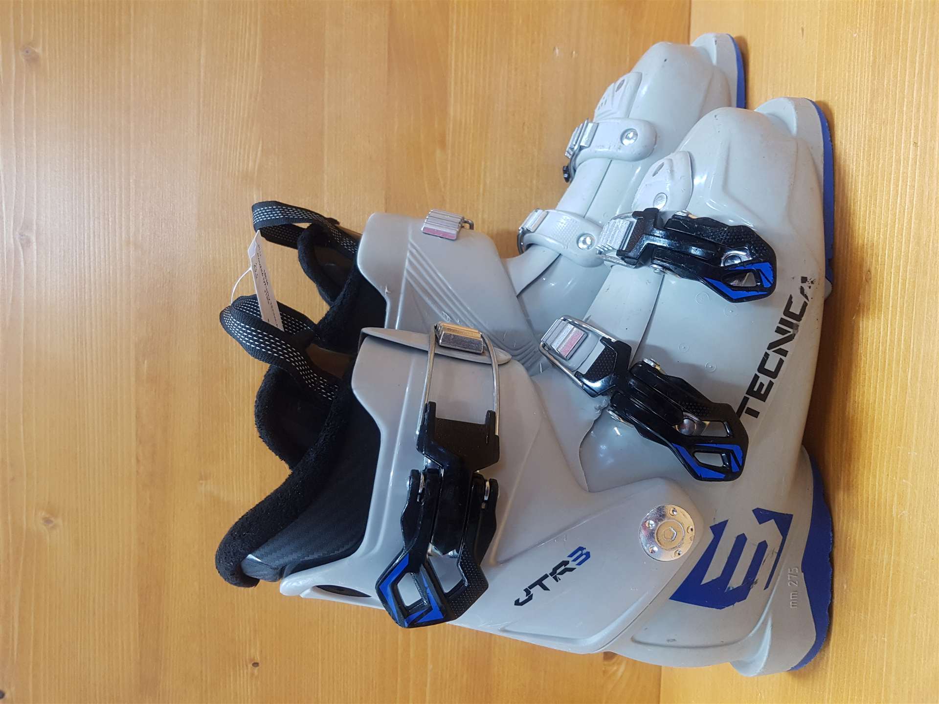 Použité lyžiarky TECNICA JTR3