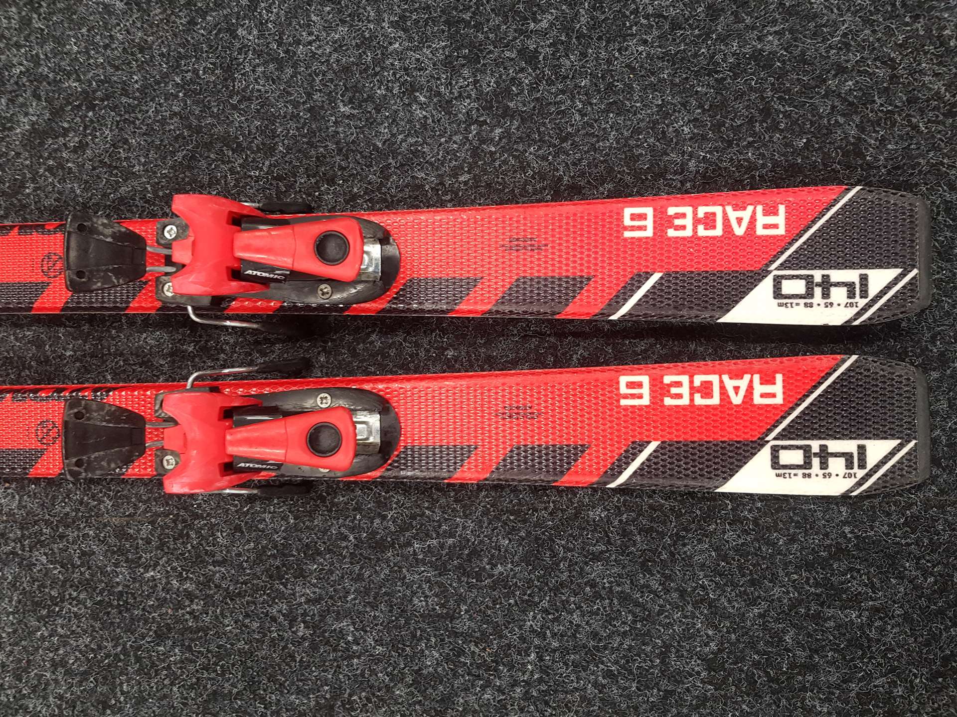 Použité lyže ATOMIC Race 6 + viazanie Atomic Race 4,5