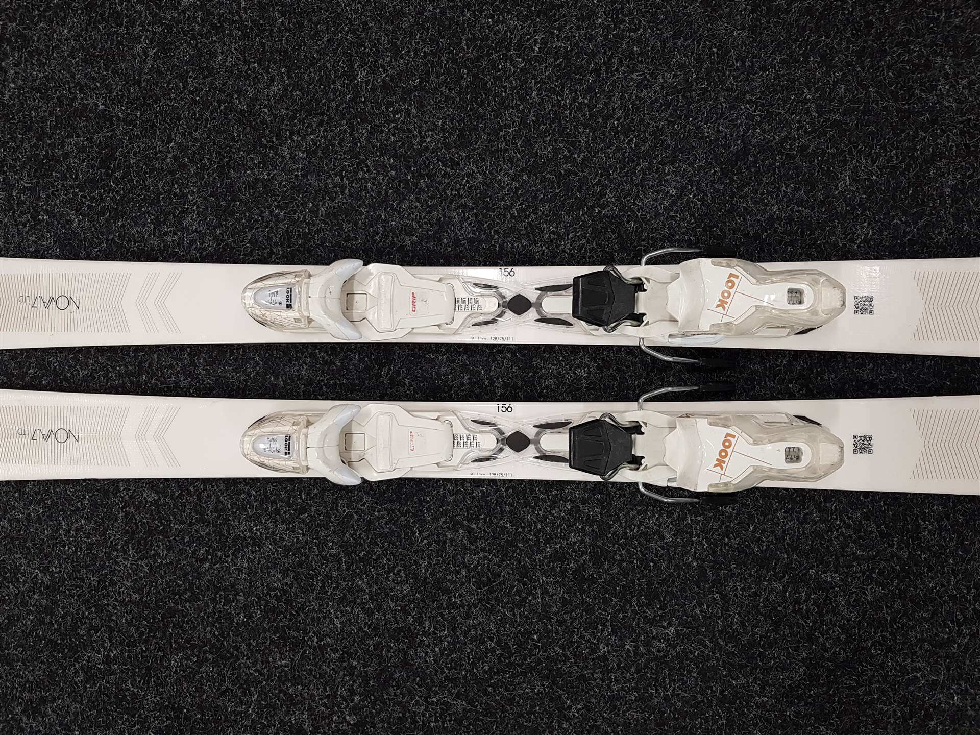 Použité lyže ROSSIGNOL Nova 7 LTD + viazanie Look Xpress 11