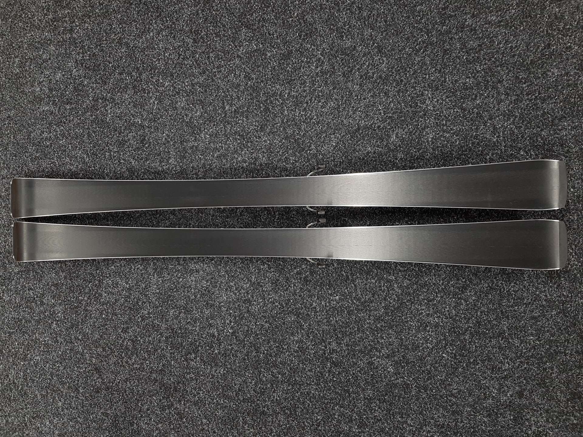 Použité lyže ROSSIGNOL Nova 7 LTD + viazanie Look Xpress 11