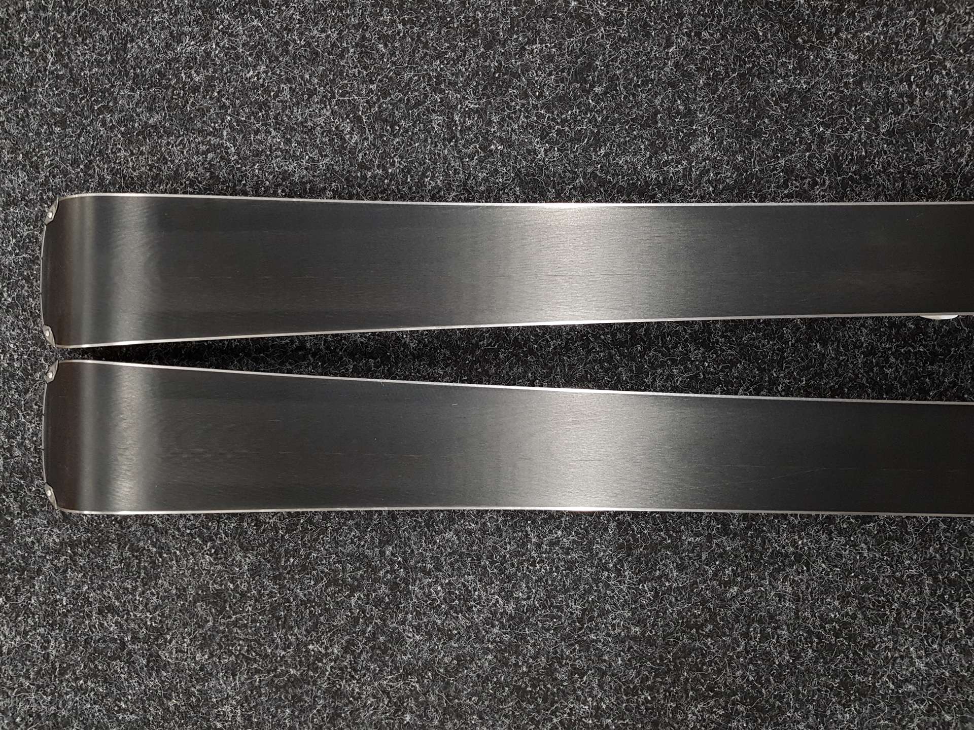 Použité lyže ROSSIGNOL Nova 7 LTD + viazanie Look Xpress 11