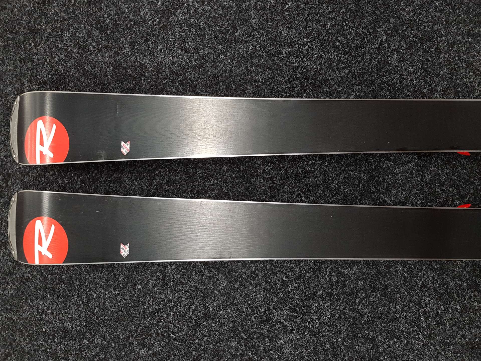 Použité lyže ROSSIGNOL Hero Elite ST Carbon  + viazanie Rossignol 12.0