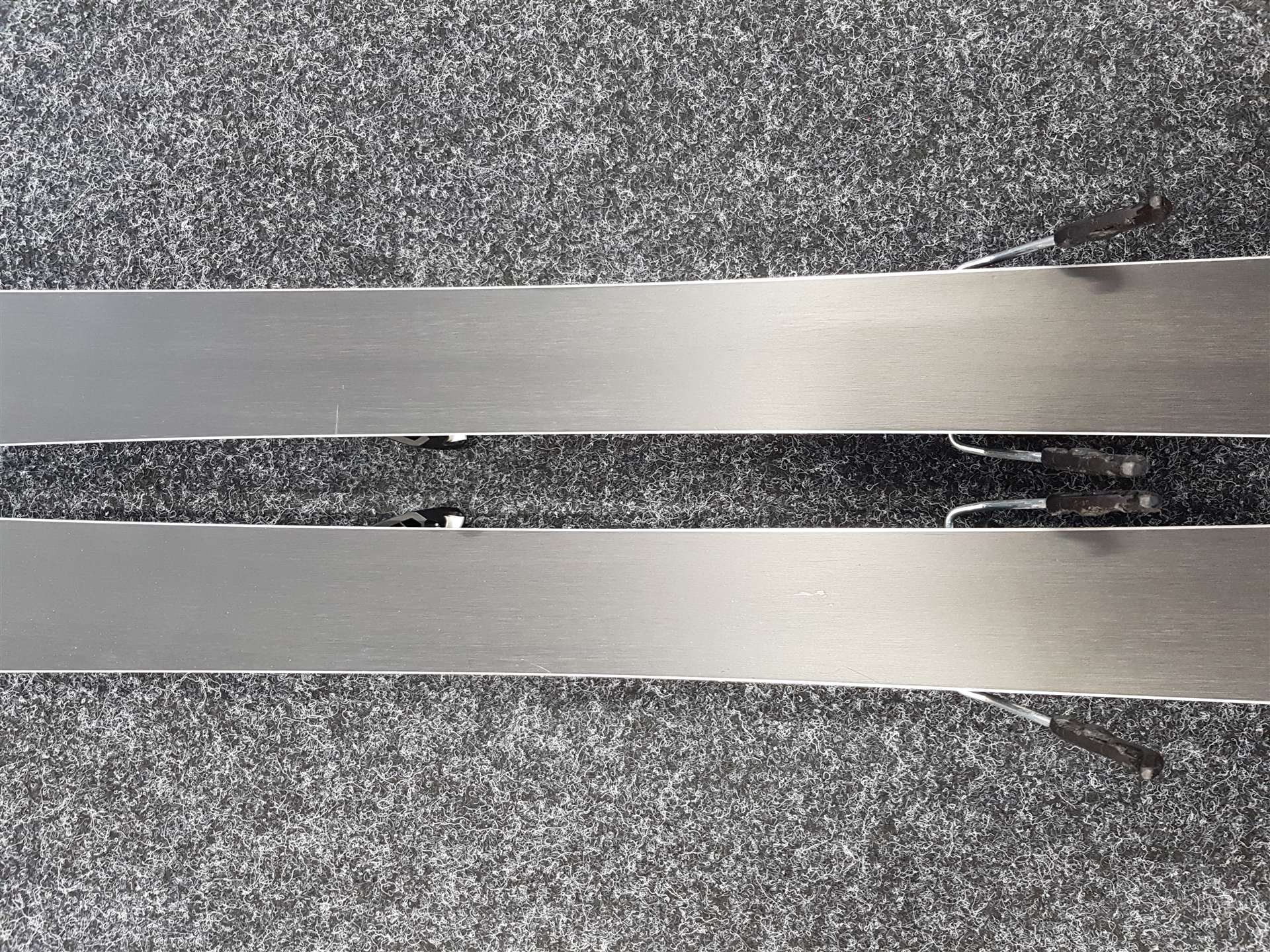 Použité lyže ATOMIC Redster SC + viazanie Atomic L10