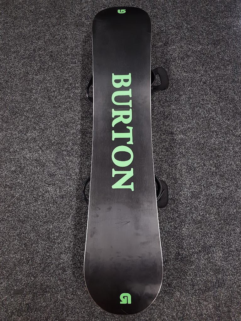 Bazárový snowboard Burton Progression + viazanie Burton veľkosť M