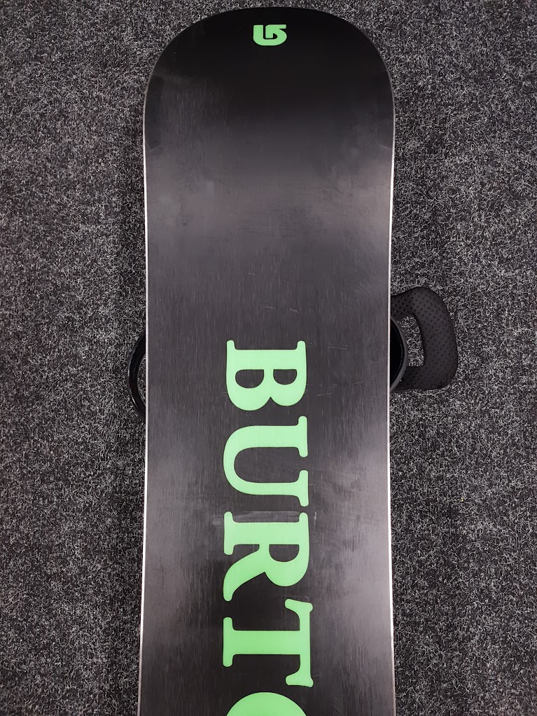 Bazárový snowboard Burton Progression + viazanie Burton veľkosť M