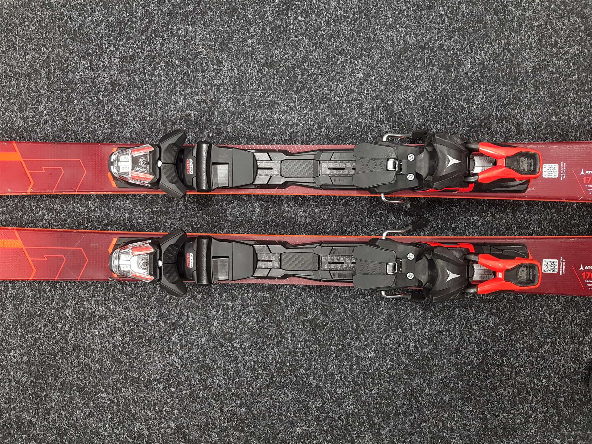Použité lyže ATOMIC Redster S7 + viazanie Atomic M Twelve 12