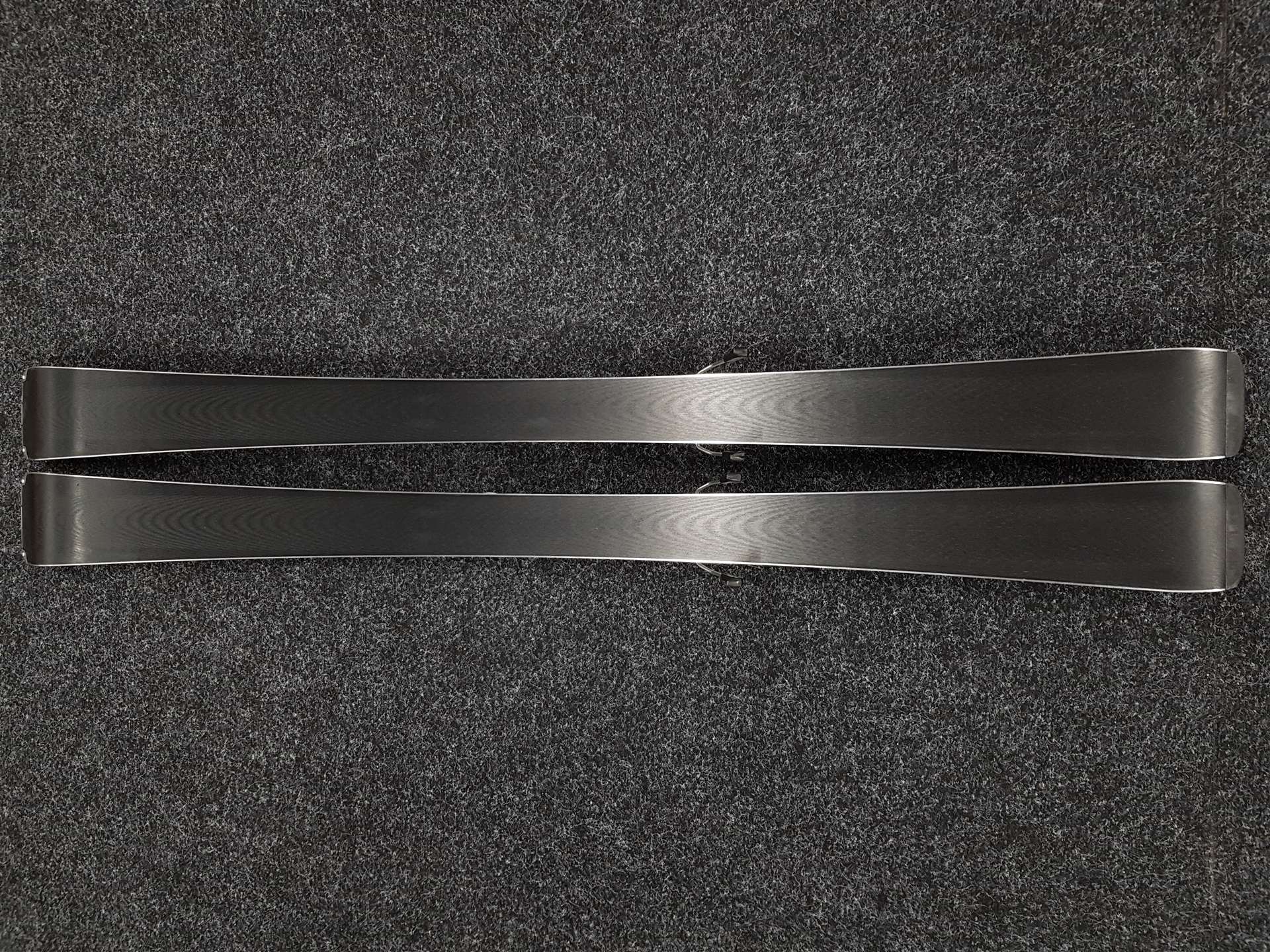 Použité lyže ROSSIGNOL Nova 7  + viazanie Look XPress 11