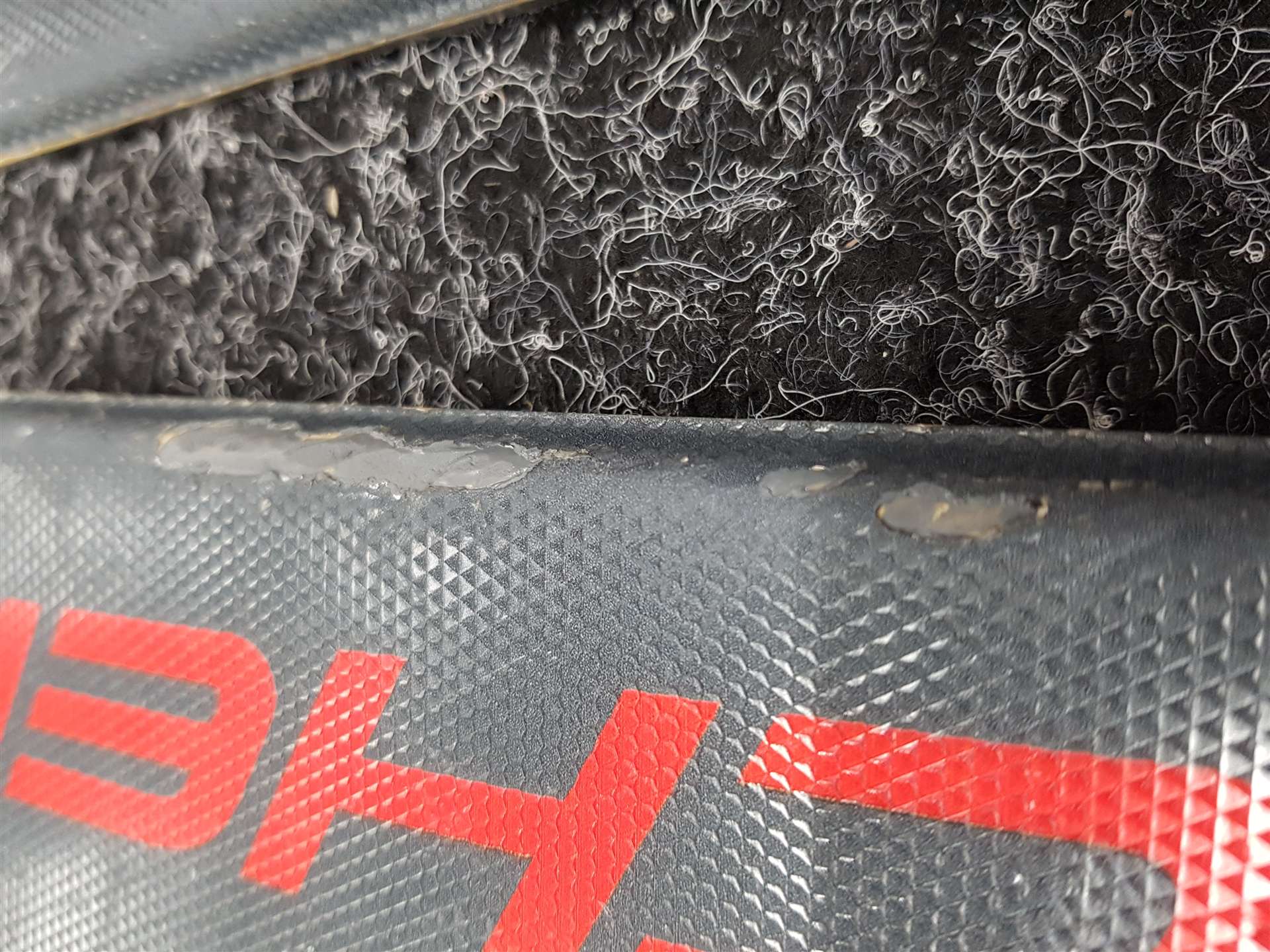 Použité lyže FISCHER Fire + viazanie Fischer RS 9
