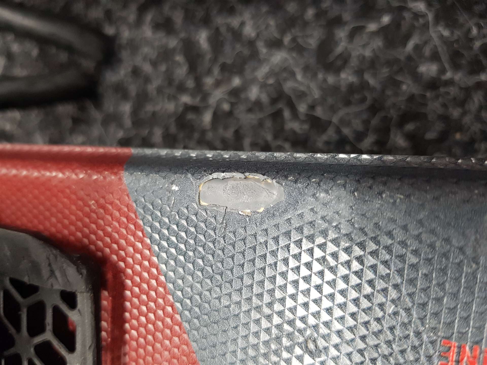 Použité lyže FISCHER Fire + viazanie Fischer RS 9
