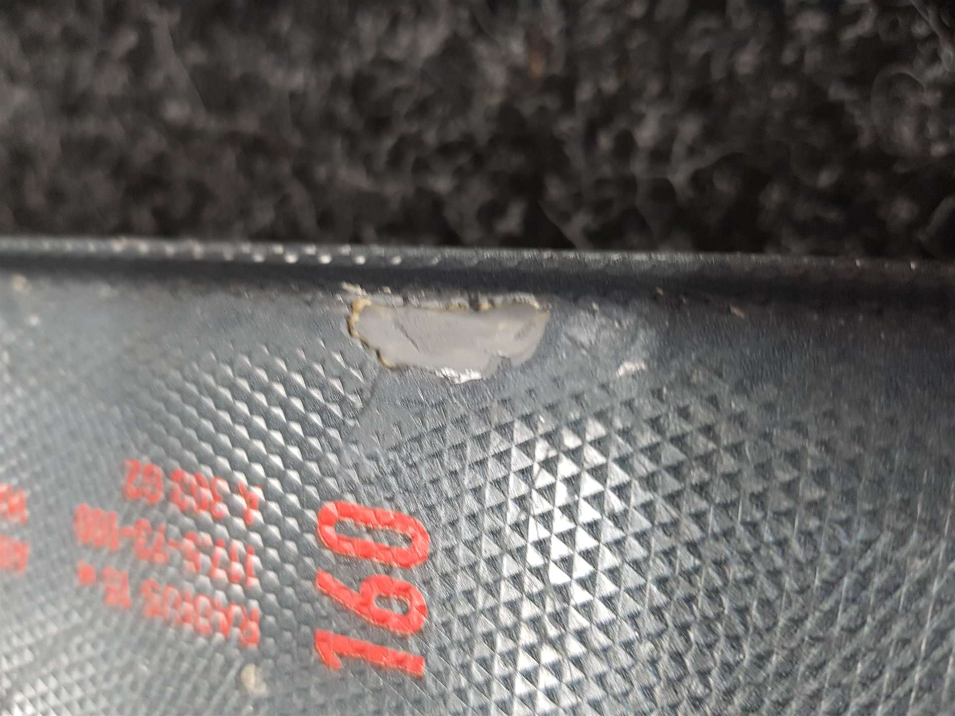 Použité lyže FISCHER Fire + viazanie Fischer RS 9