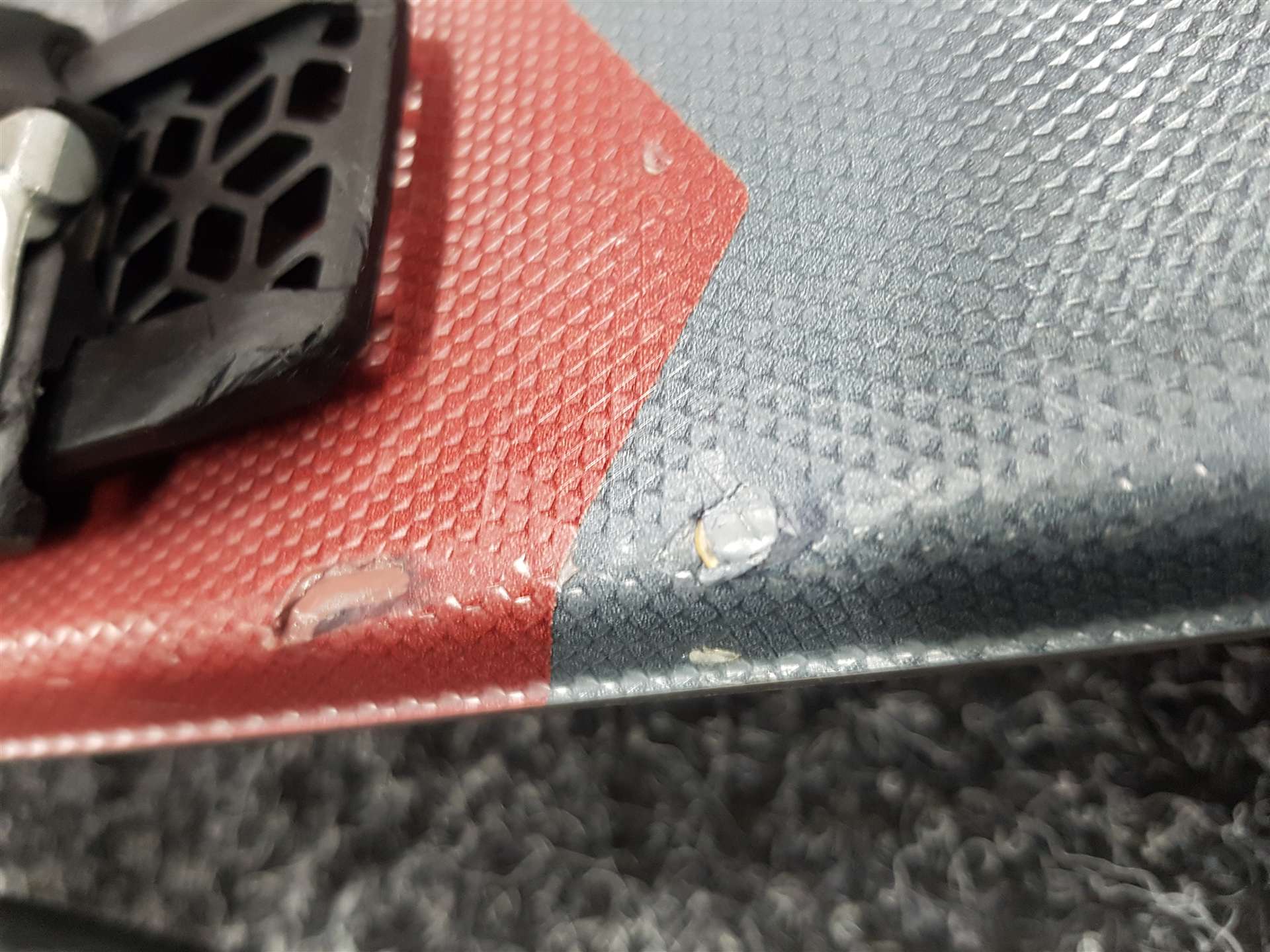 Použité lyže FISCHER Fire + viazanie Fischer RS 9
