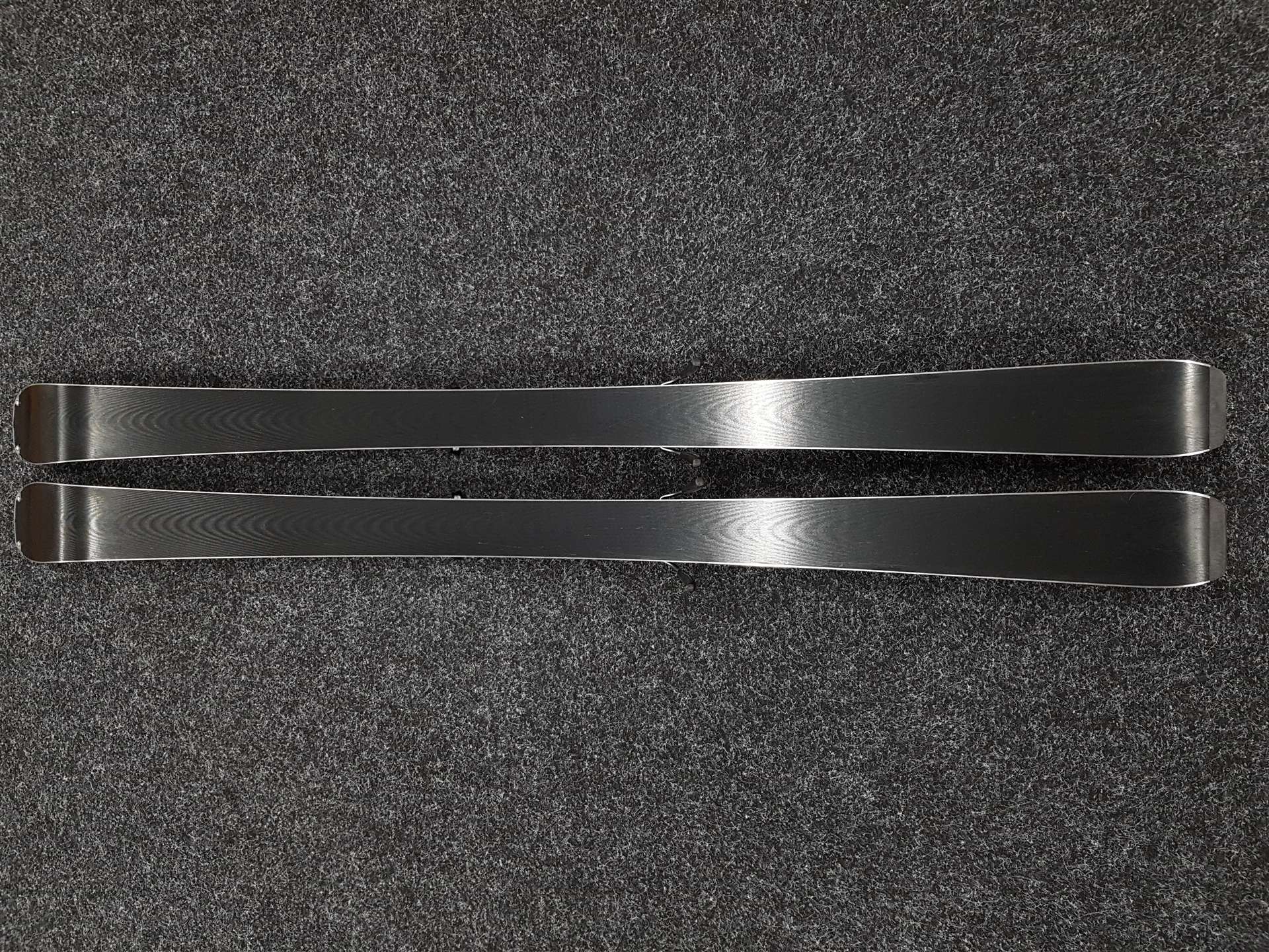 Použité lyže FISCHER Fire + viazanie Fischer RS 9