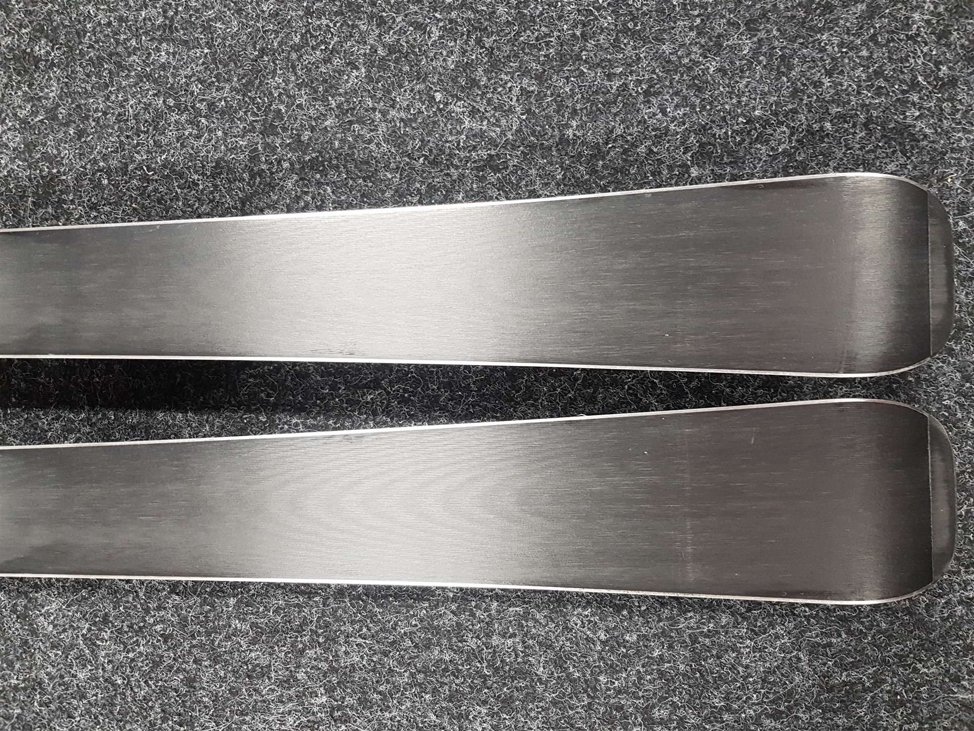 Použité lyže ROSSIGNOL Pursuit P400 + viazanie Look NX 12