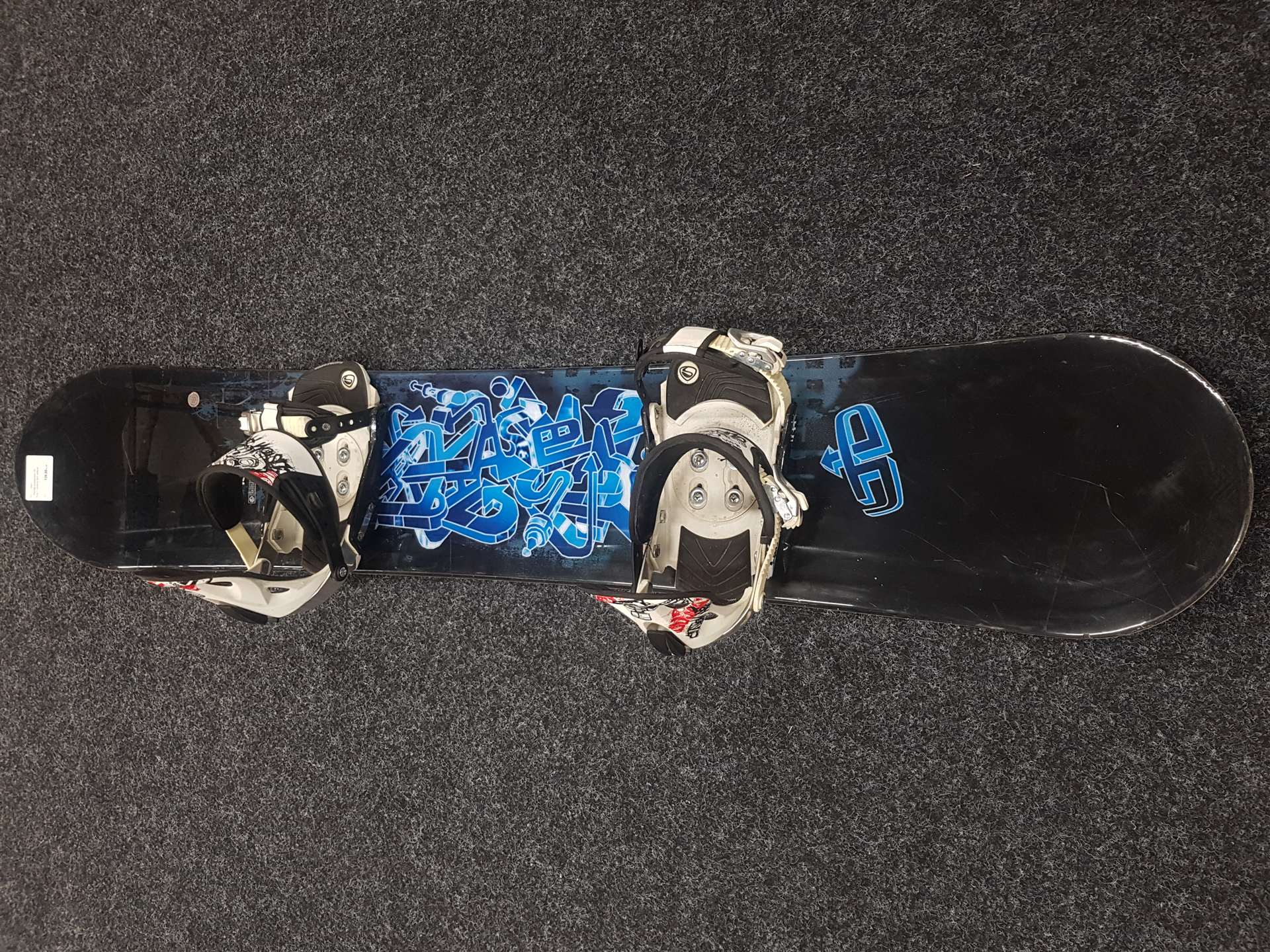 Použitý snowboard LTD Fury + viazanie Stuf veľkosť L