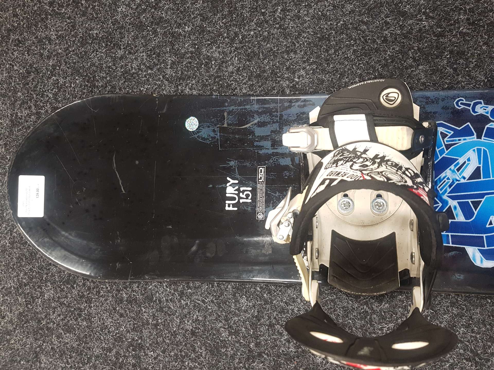 Použitý snowboard LTD Fury + viazanie Stuf veľkosť L