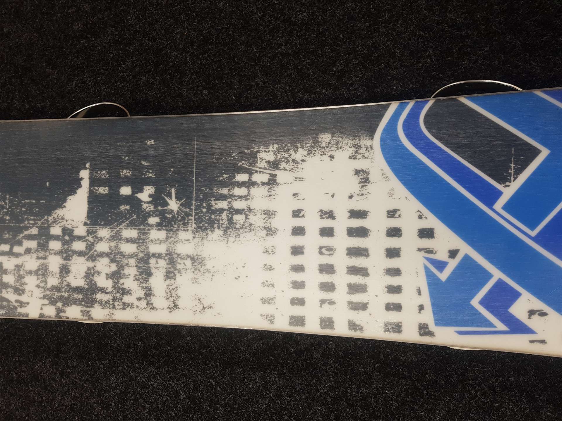 Použitý snowboard LTD Fury + viazanie Stuf veľkosť L