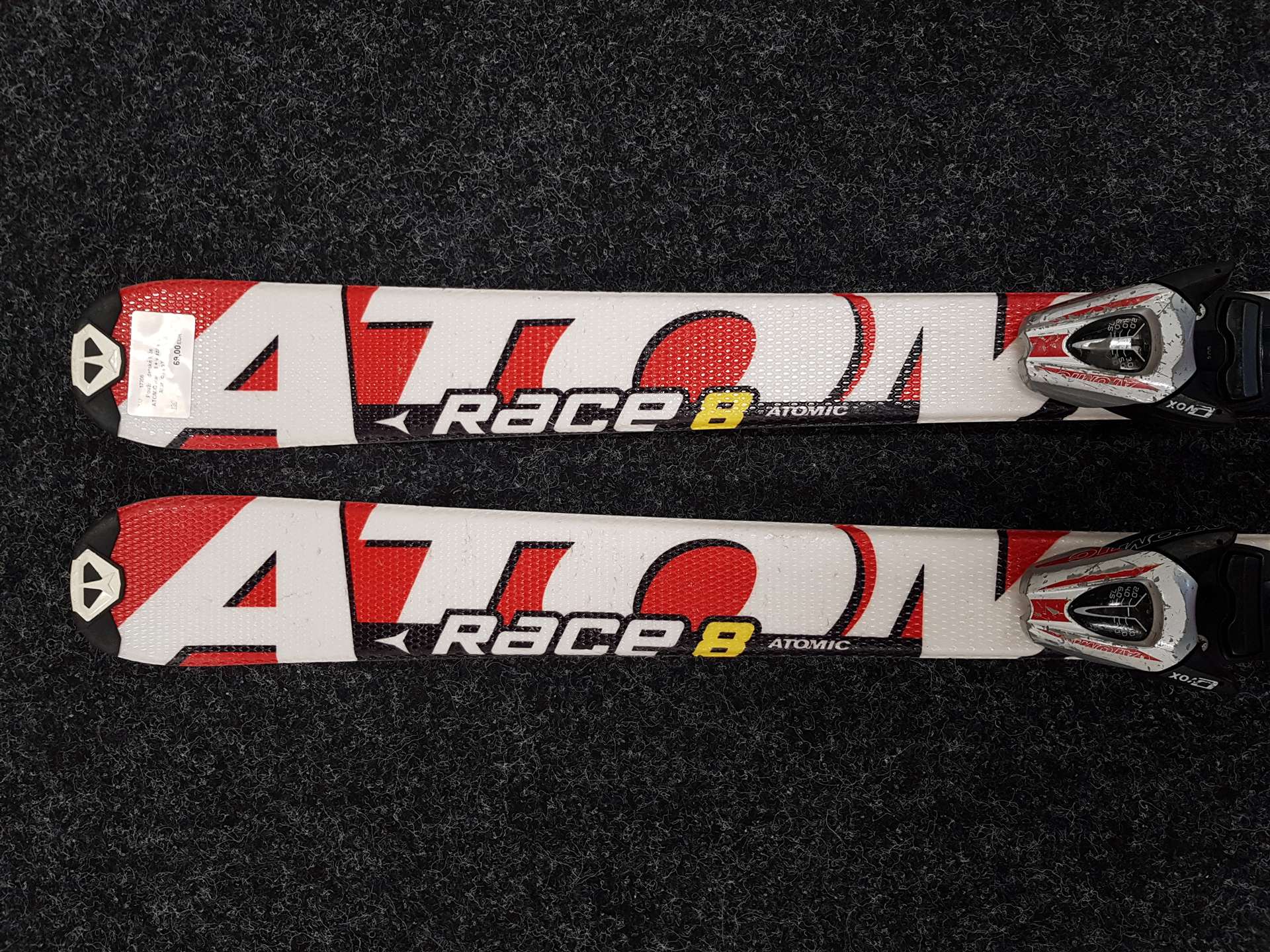 Použité detské lyže ATOMIC Race 8 + viazanie Atomic EvoX 7,5