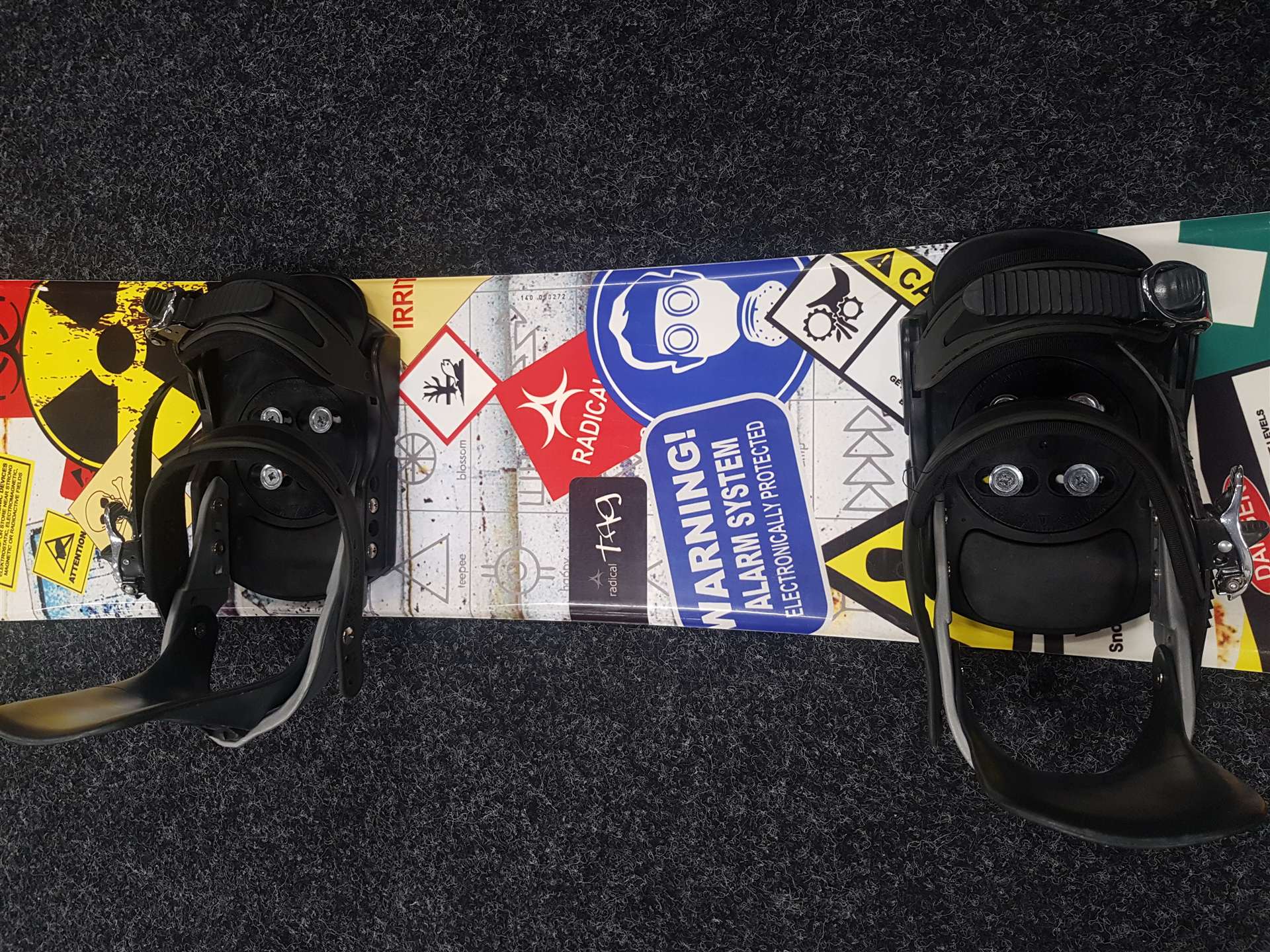 Použitý snowboard RADICAL Tag + viazanie  Radical veľkosť M