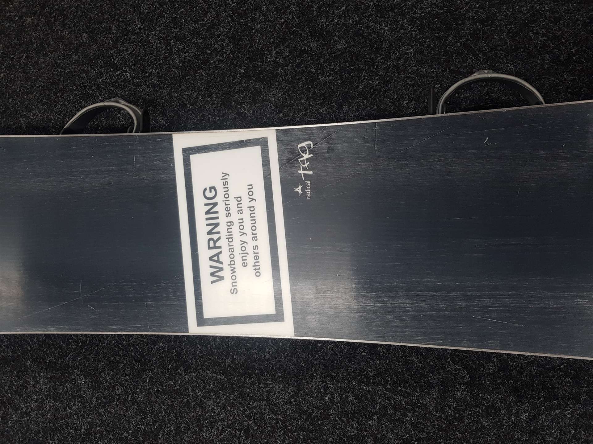 Použitý snowboard RADICAL Tag + viazanie  Radical veľkosť M