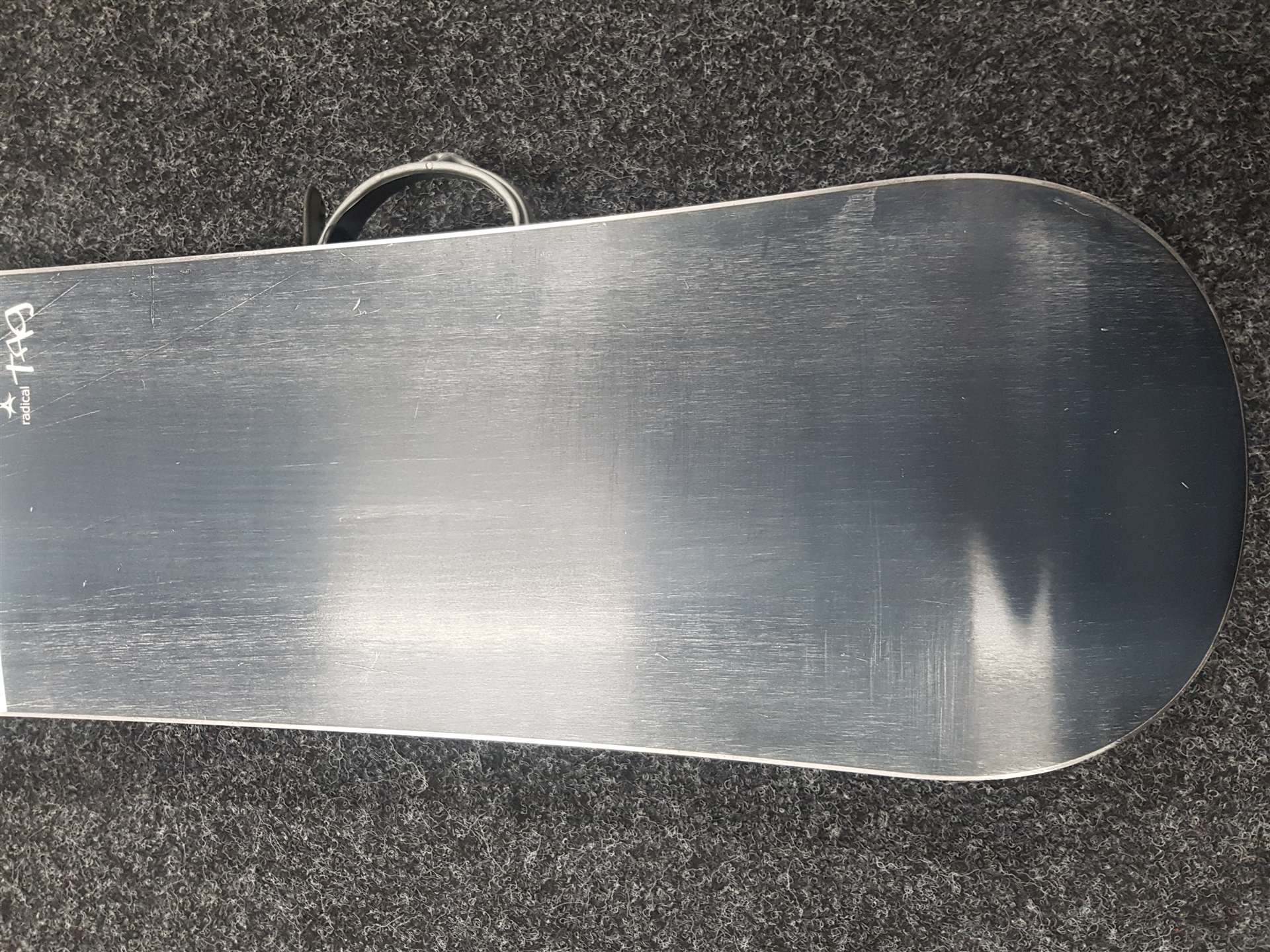 Použitý snowboard RADICAL Tag + viazanie  Radical veľkosť M