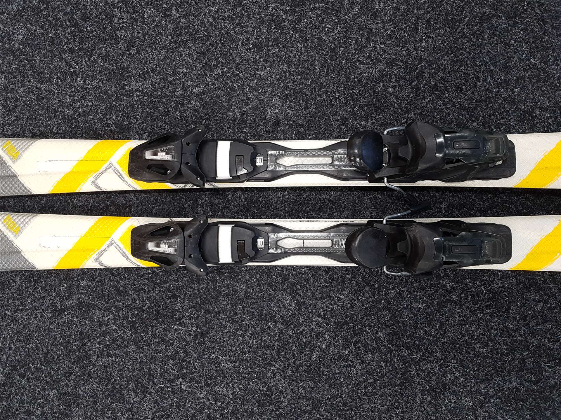 Použité lyže ELAN Exar + viazanie Elan 10