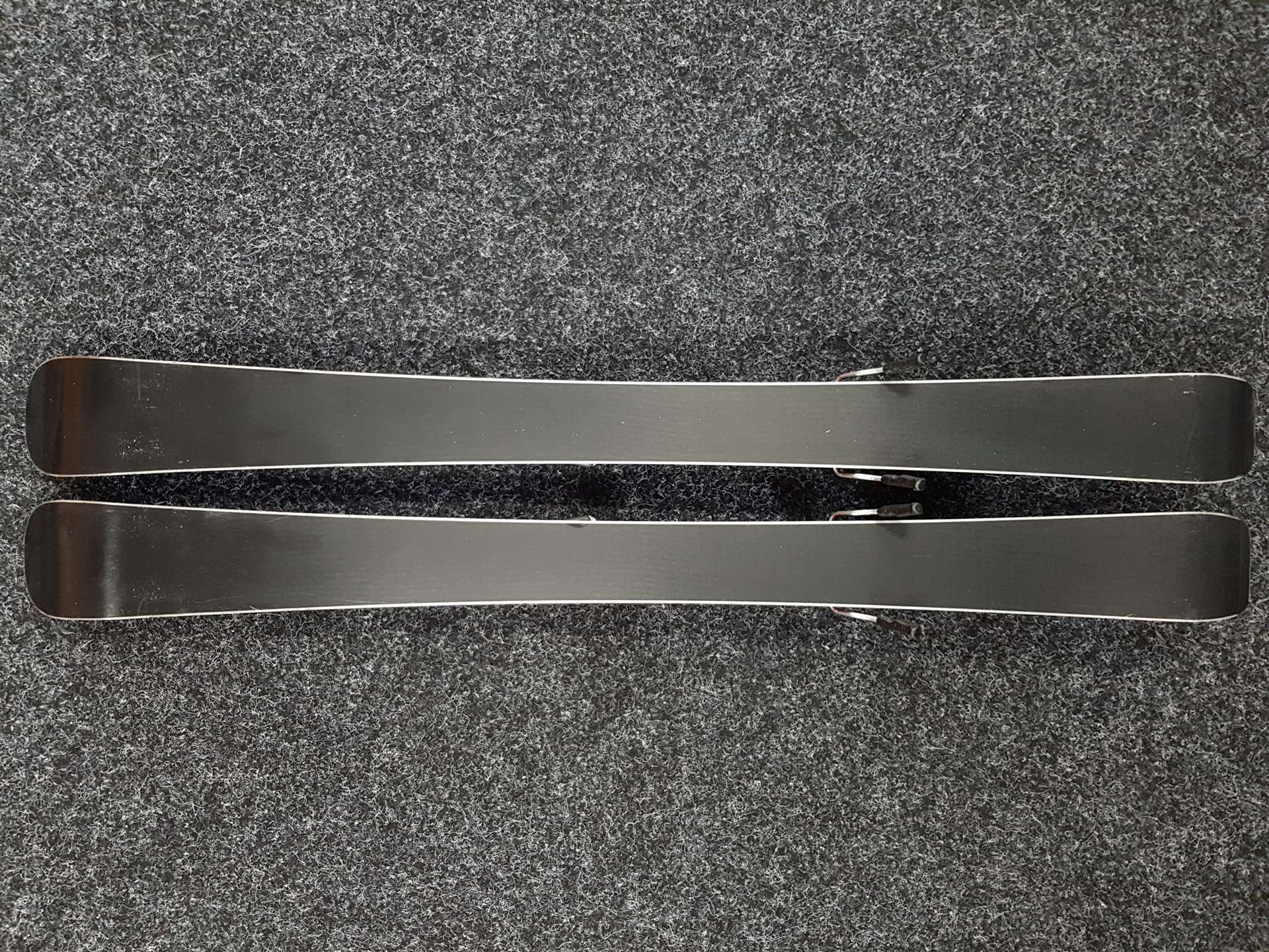 Použité detské lyže ATOMIC Race 5 + viazanie AtomicR045+