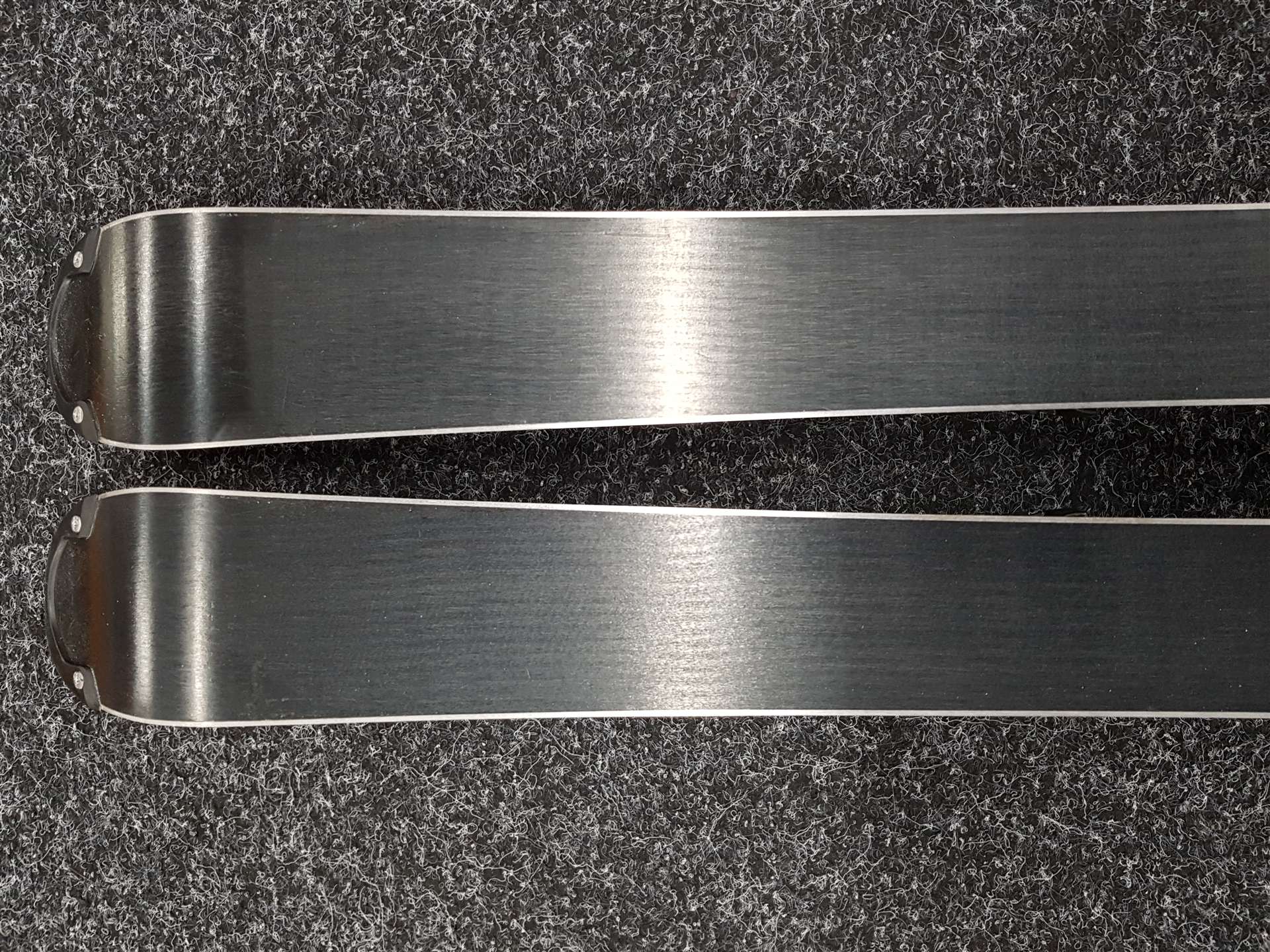 Použité detské lyže VOLKL Racetiger GS + viazanie Marker 4.5