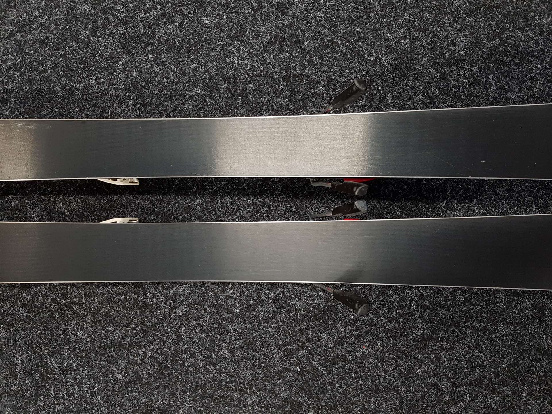 Použité detské lyže ATOMIC Redster XT + viazanie Atomic XTE 7