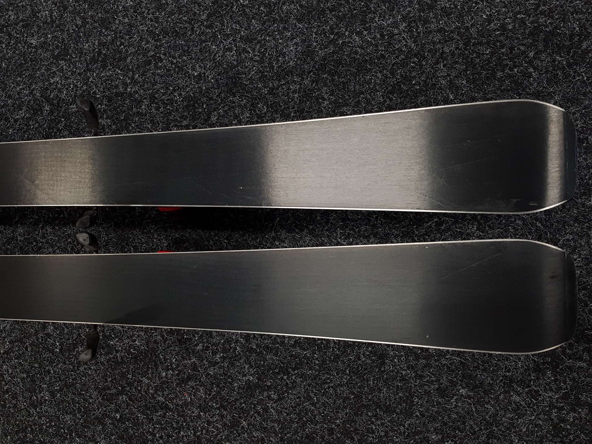 Použité detské lyže ATOMIC Redster XT + viazanie Atomic XTE 7