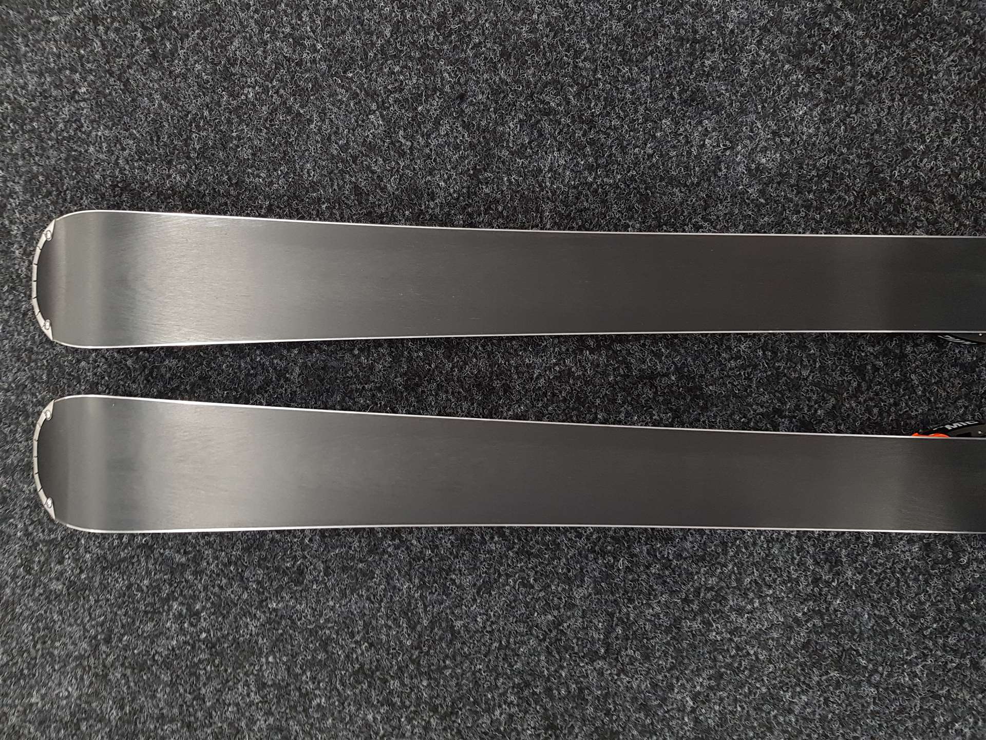 Použité lyže ATOMIC Redster + viazanie Atomic CTX 10