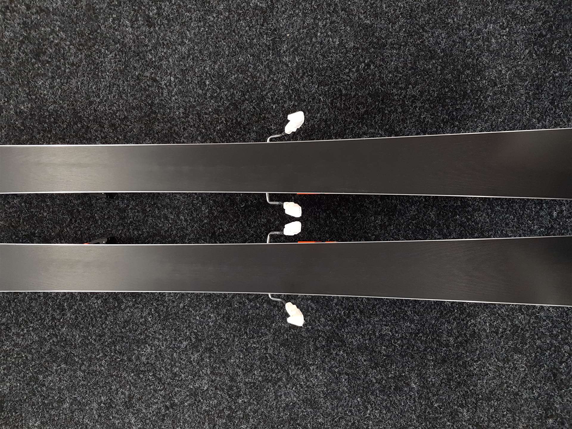 Použité lyže ATOMIC Redster + viazanie Atomic CTX 10