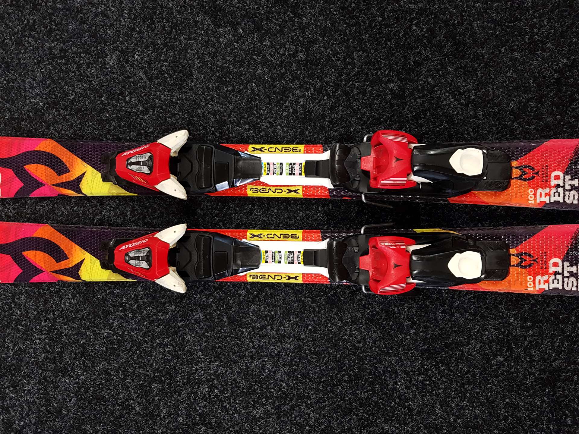 Použité detské lyže ATOMIC Redster + viazanie Atomic XTE 45