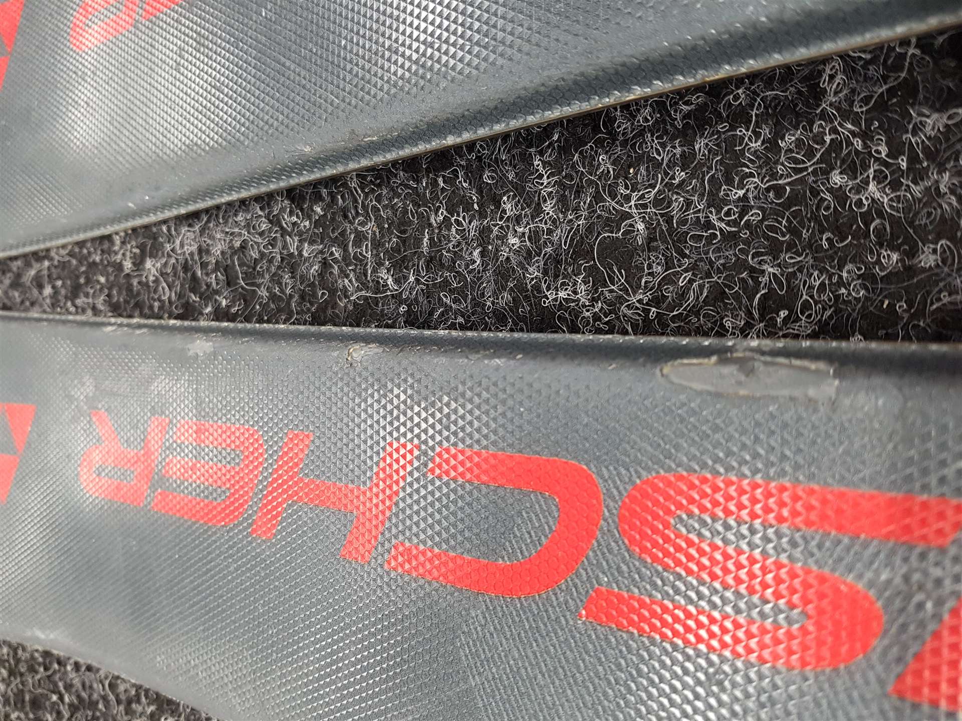 Použité lyže FISCHER Fire + viazanie Fischer RS 9