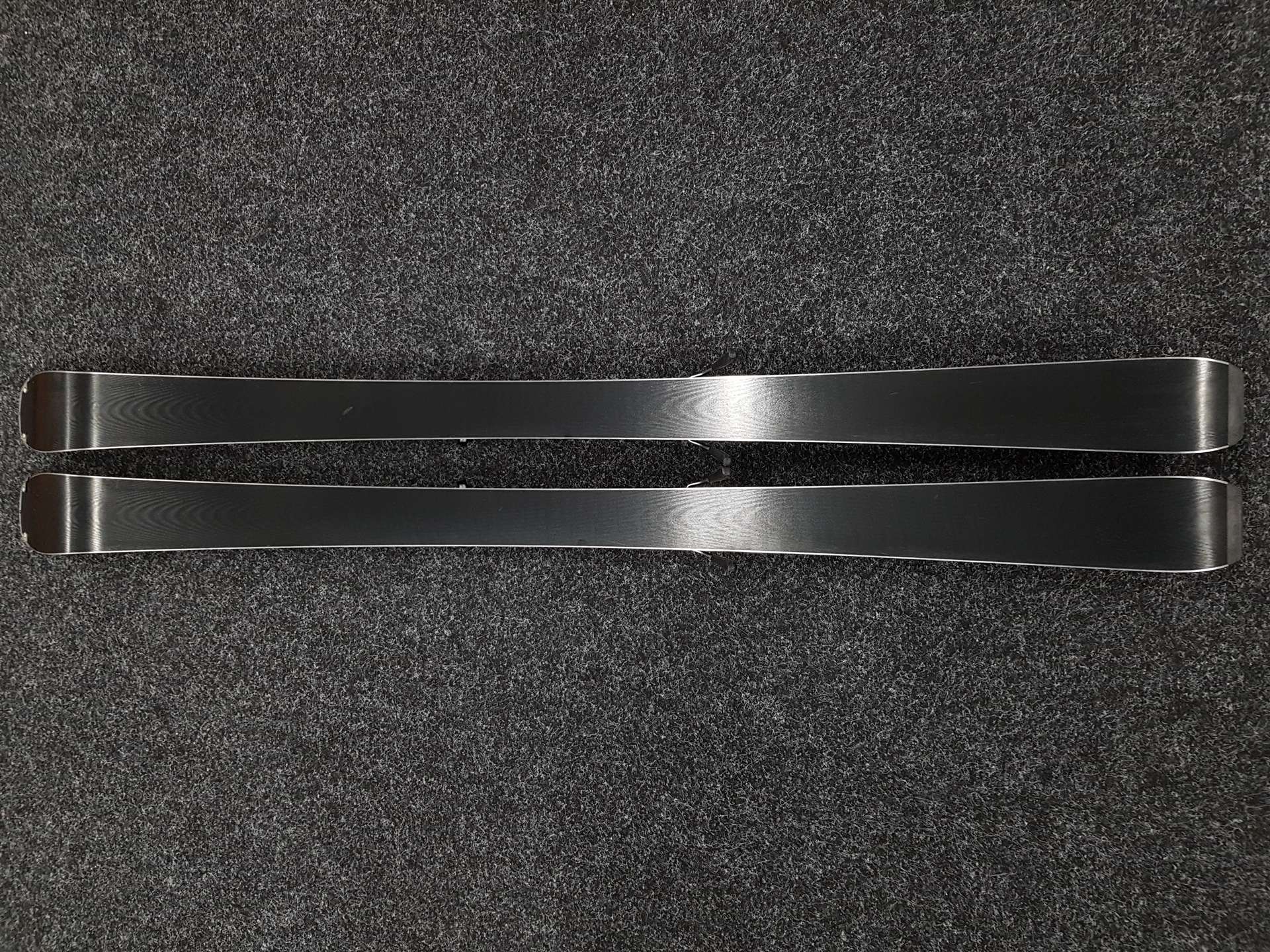 Použité lyže FISCHER Fire + viazanie Fischer RS 9