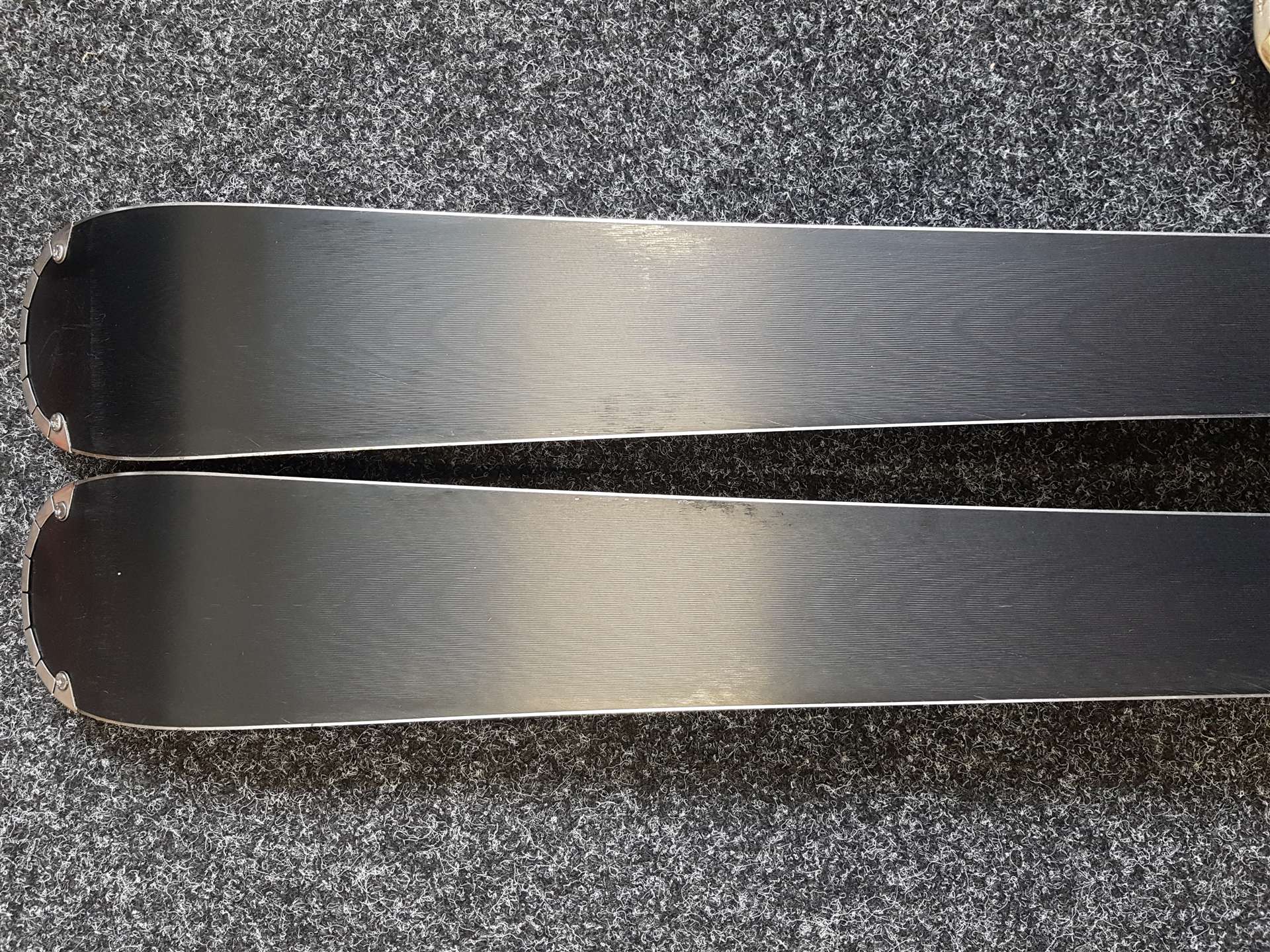 Použité lyže ATOMIC Cloud + viazanie Atomic10