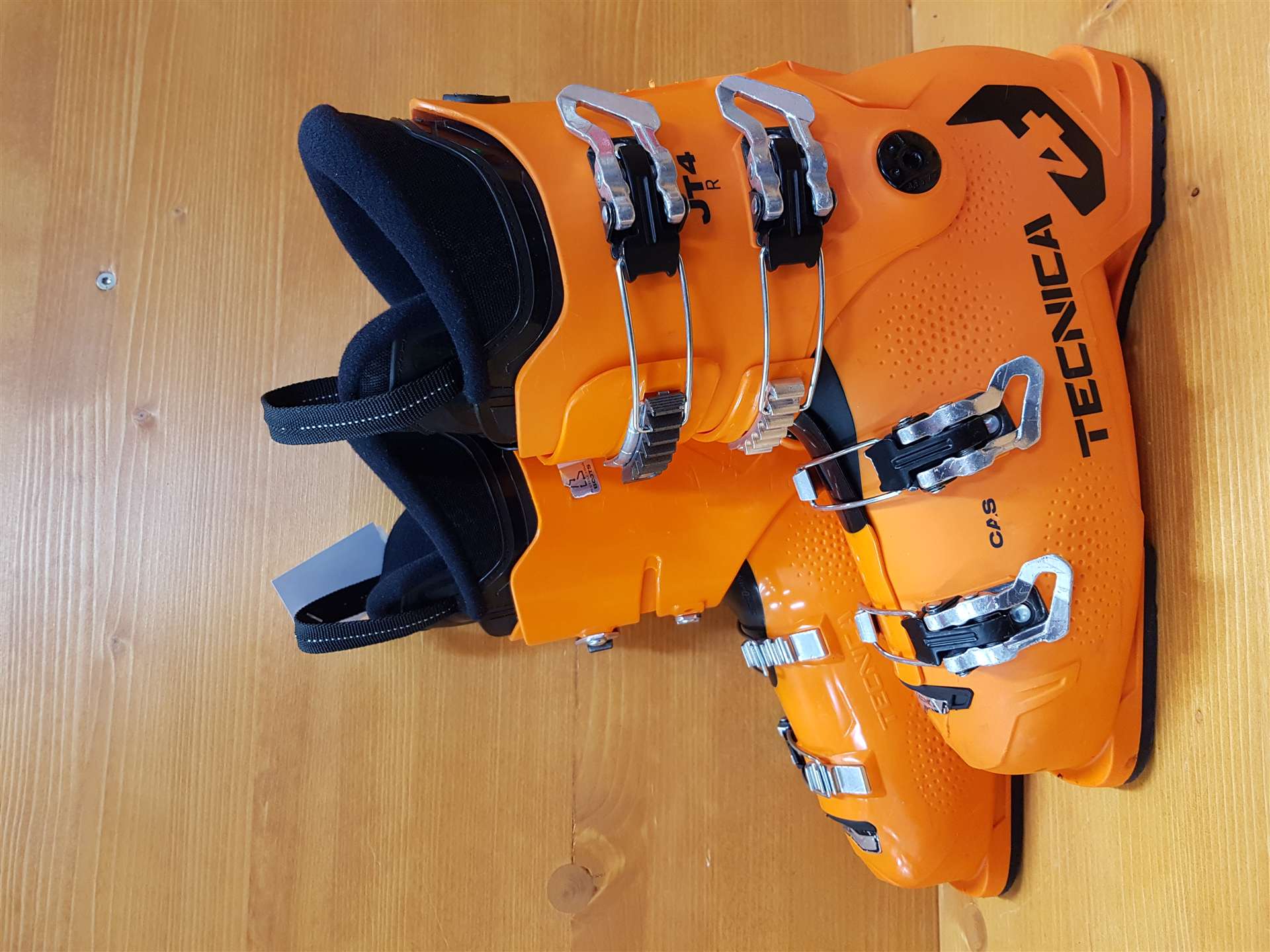 Použité lyžiarky TECNICA JT4 R