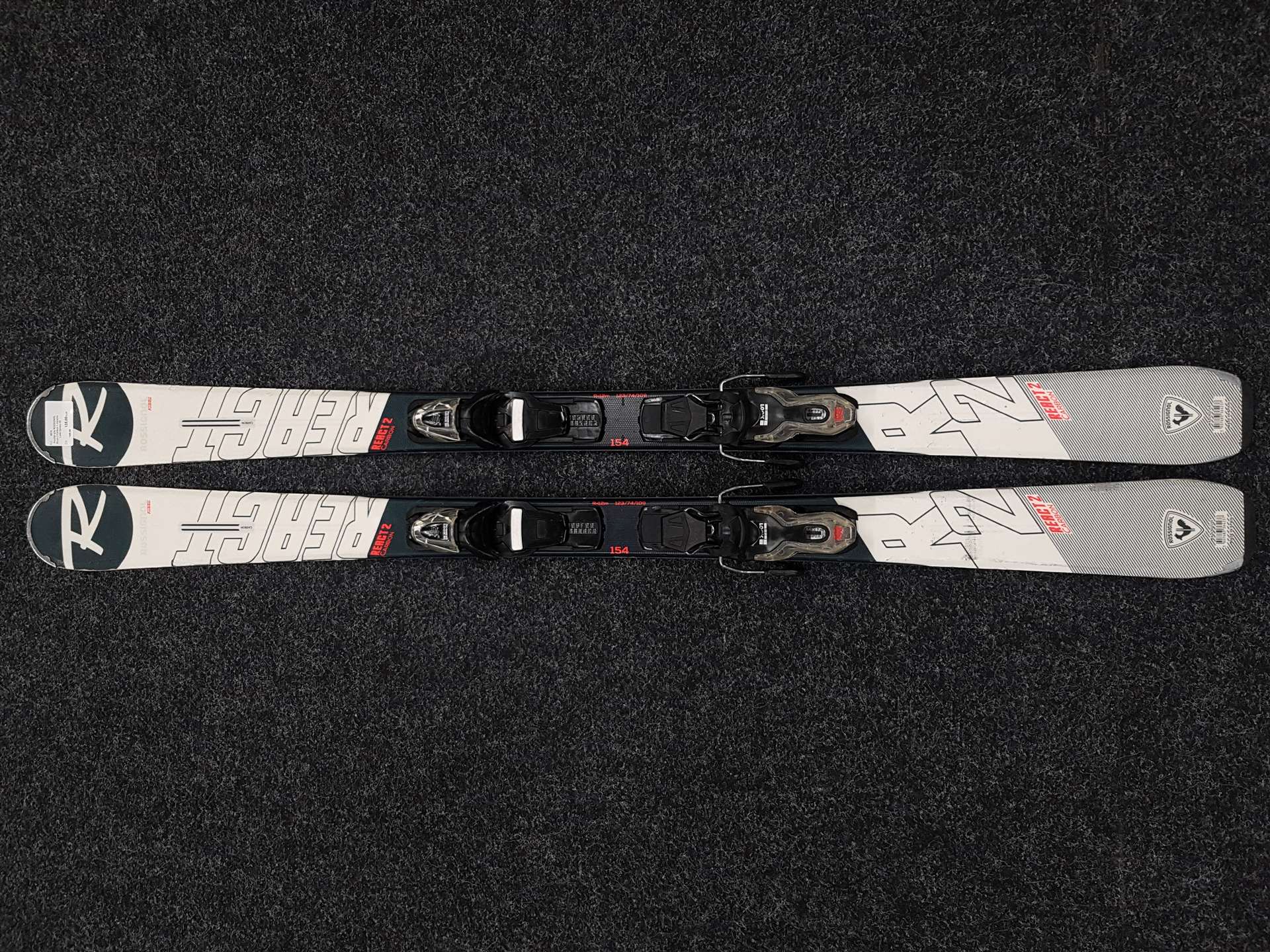 Použité lyže ROSSIGNOL React 2 Carbon + viazanie Look Xpress 10