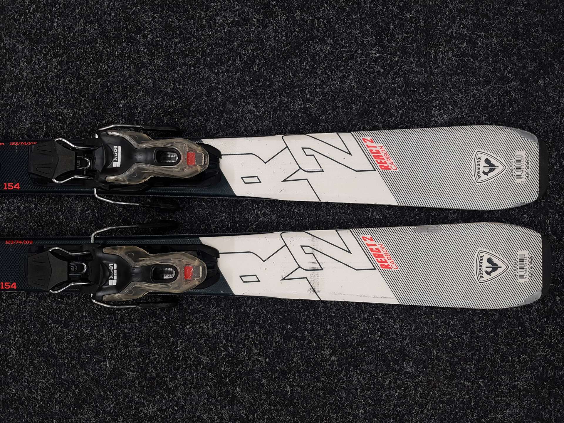 Použité lyže ROSSIGNOL React 2 Carbon + viazanie Look Xpress 10