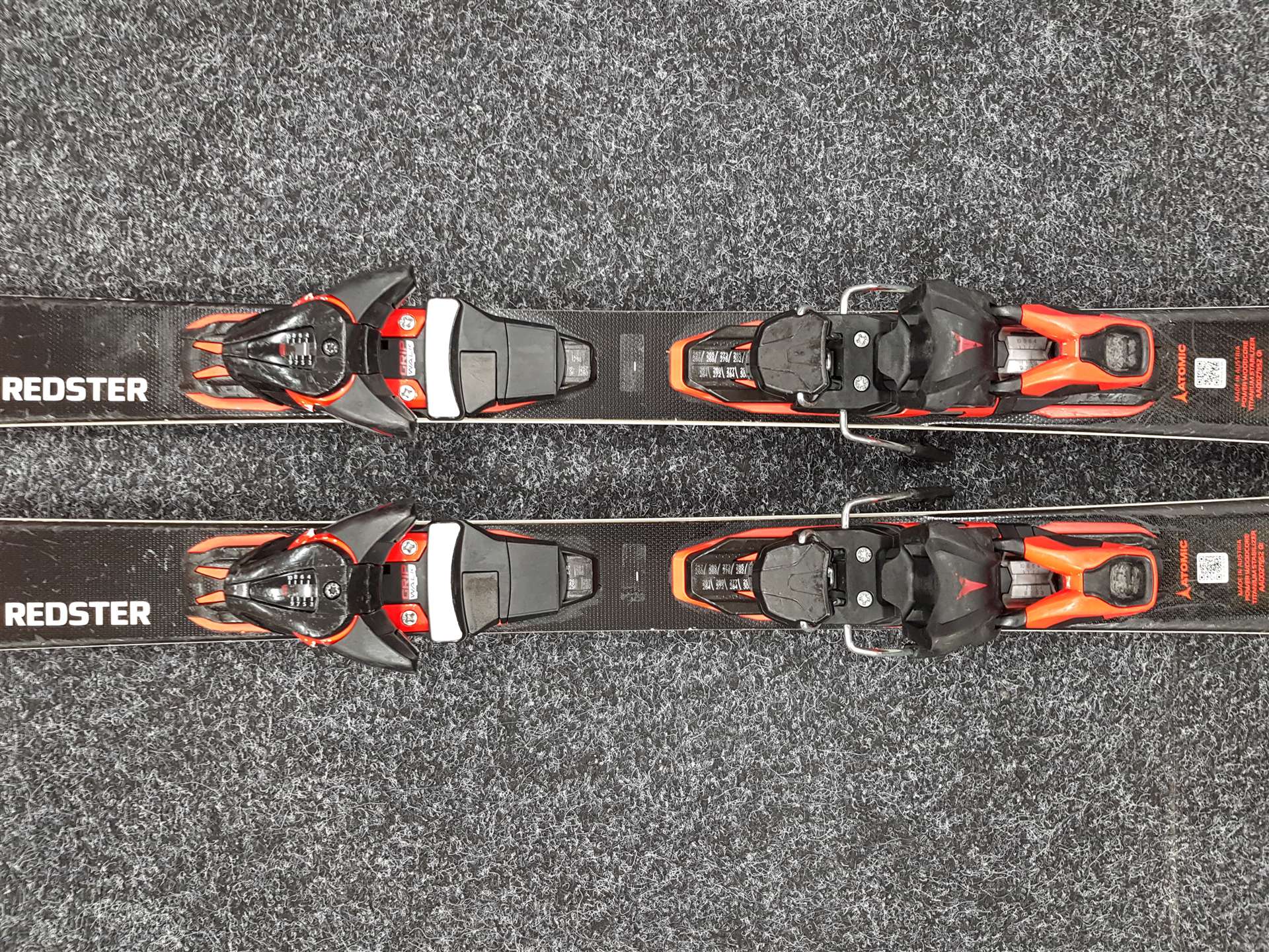 Použité lyže ATOMIC Redster MR + viazanie Atomic FT 10
