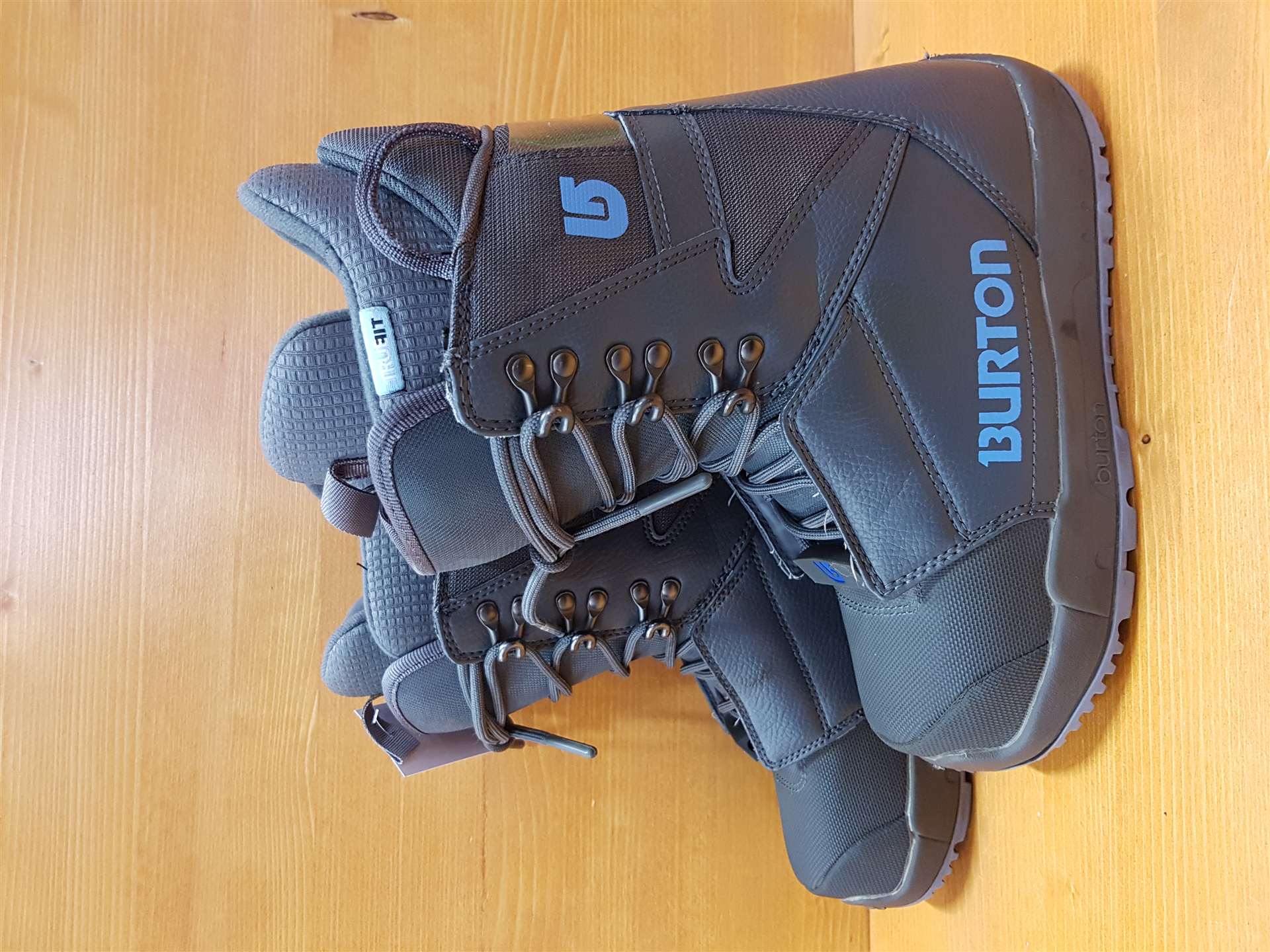 Použité snowboardové topánky BURTON Progression W