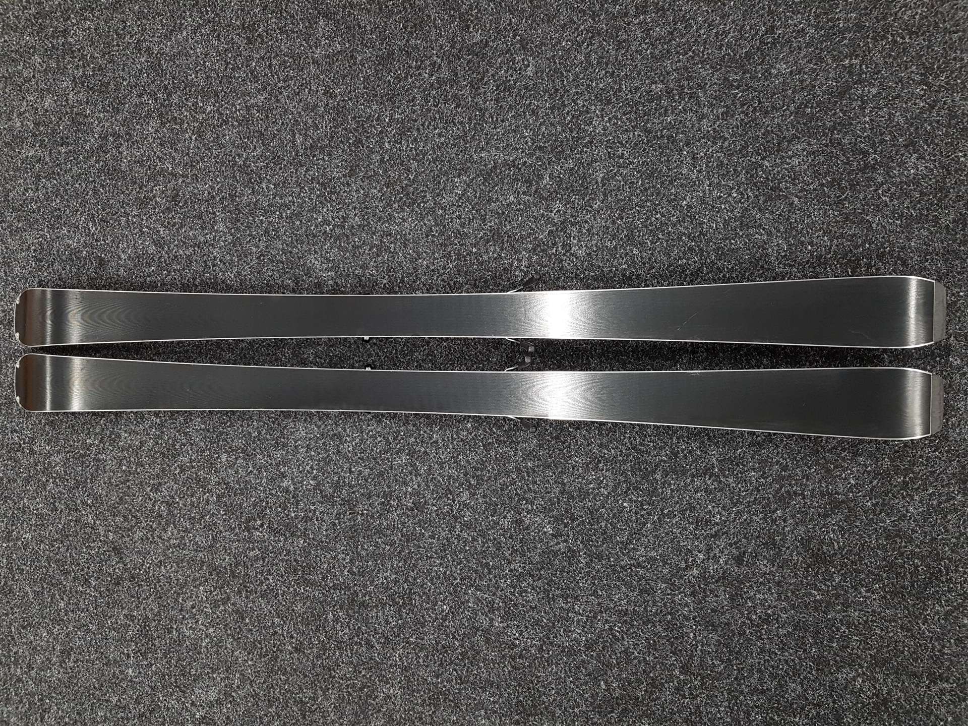 Použité lyže FISCHER Fire + viazanie Fischer RS 9