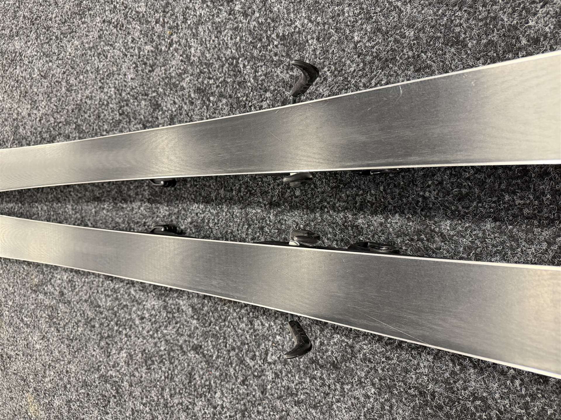 Použité lyže ATOMIC Redster X9s Ti + viazanie Atomic X 12 GW