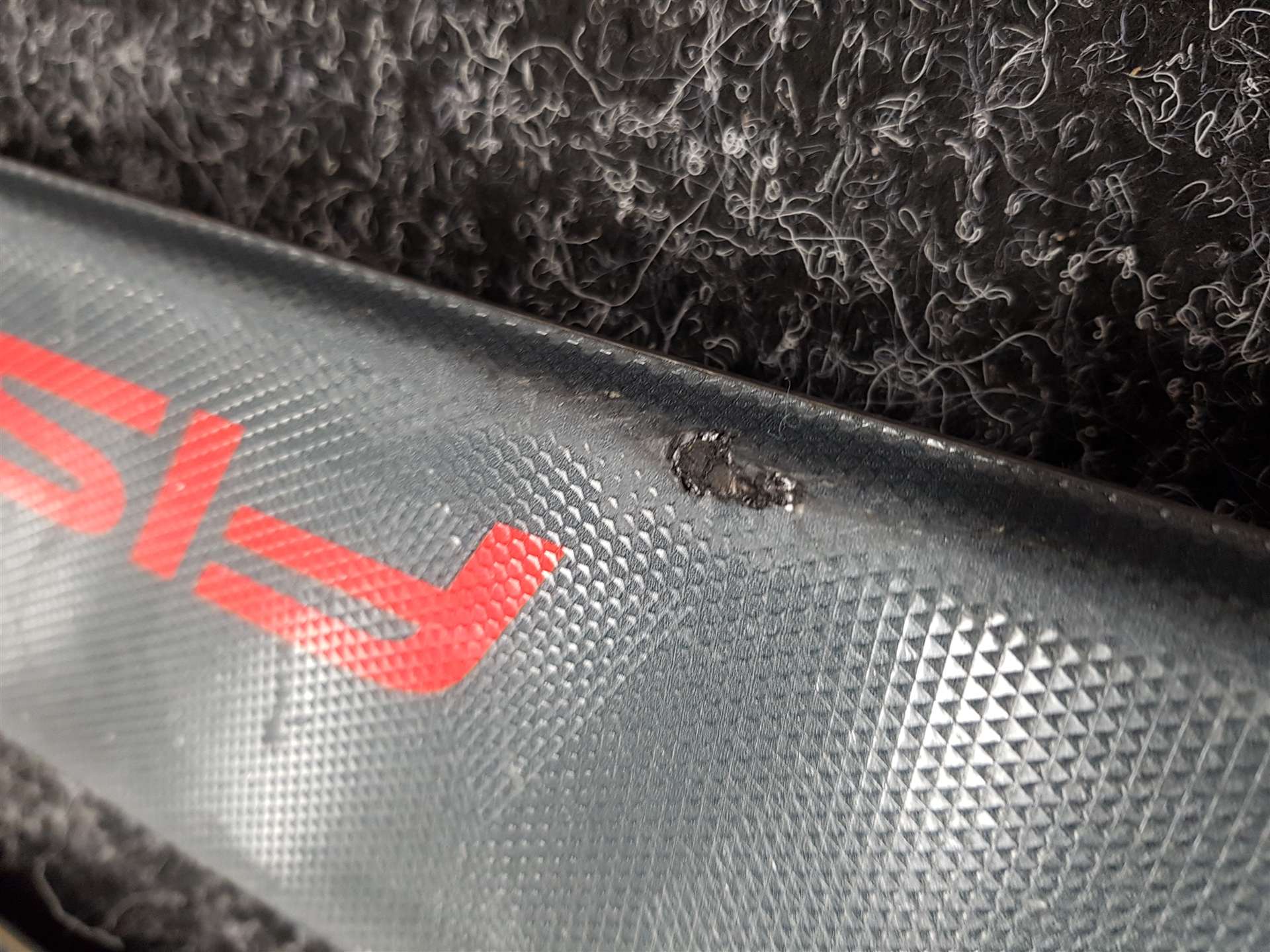 Použité lyže FISCHER Fire  + viazanie Fischer RS9