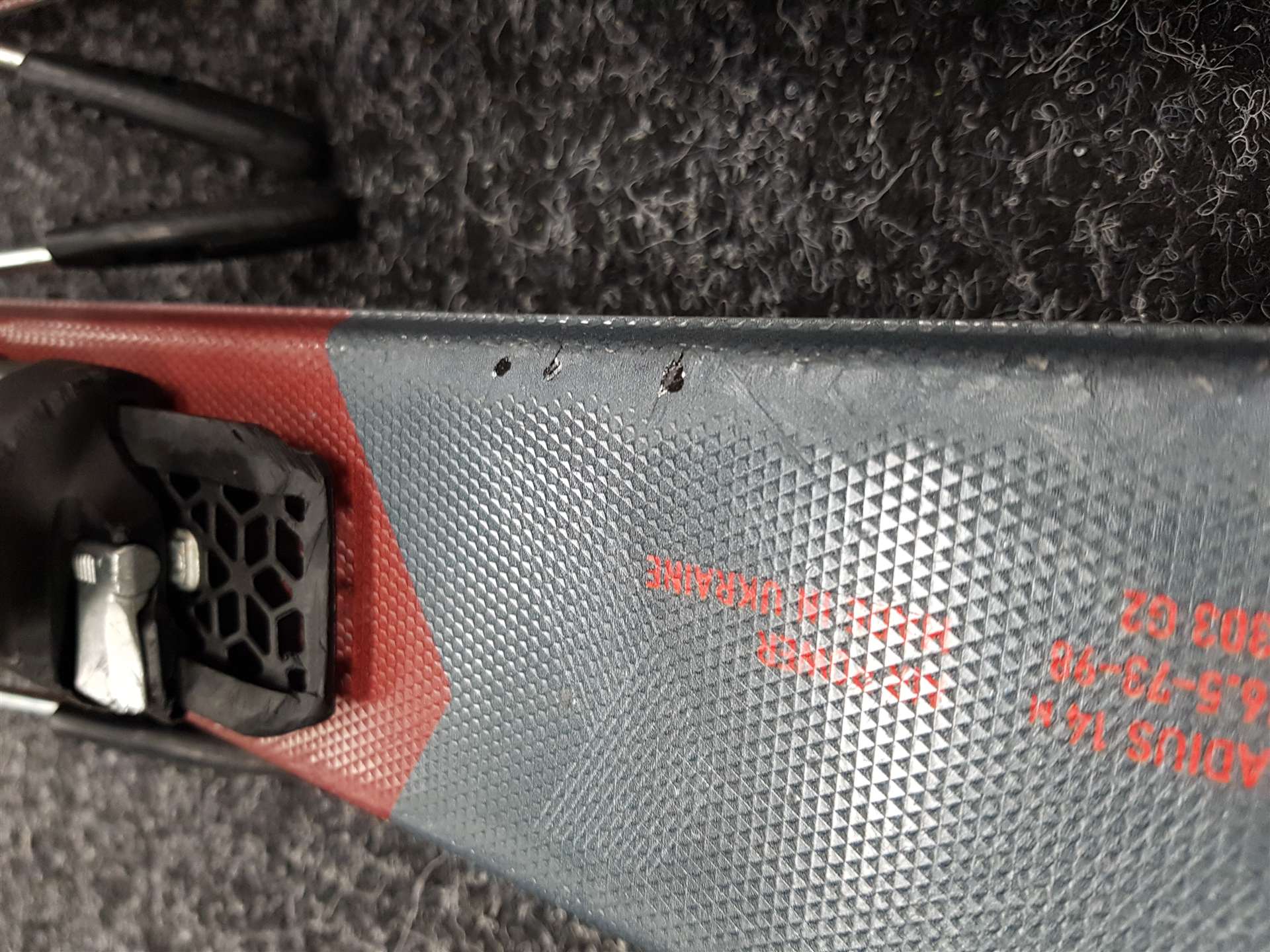 Použité lyže FISCHER Fire  + viazanie Fischer RS9