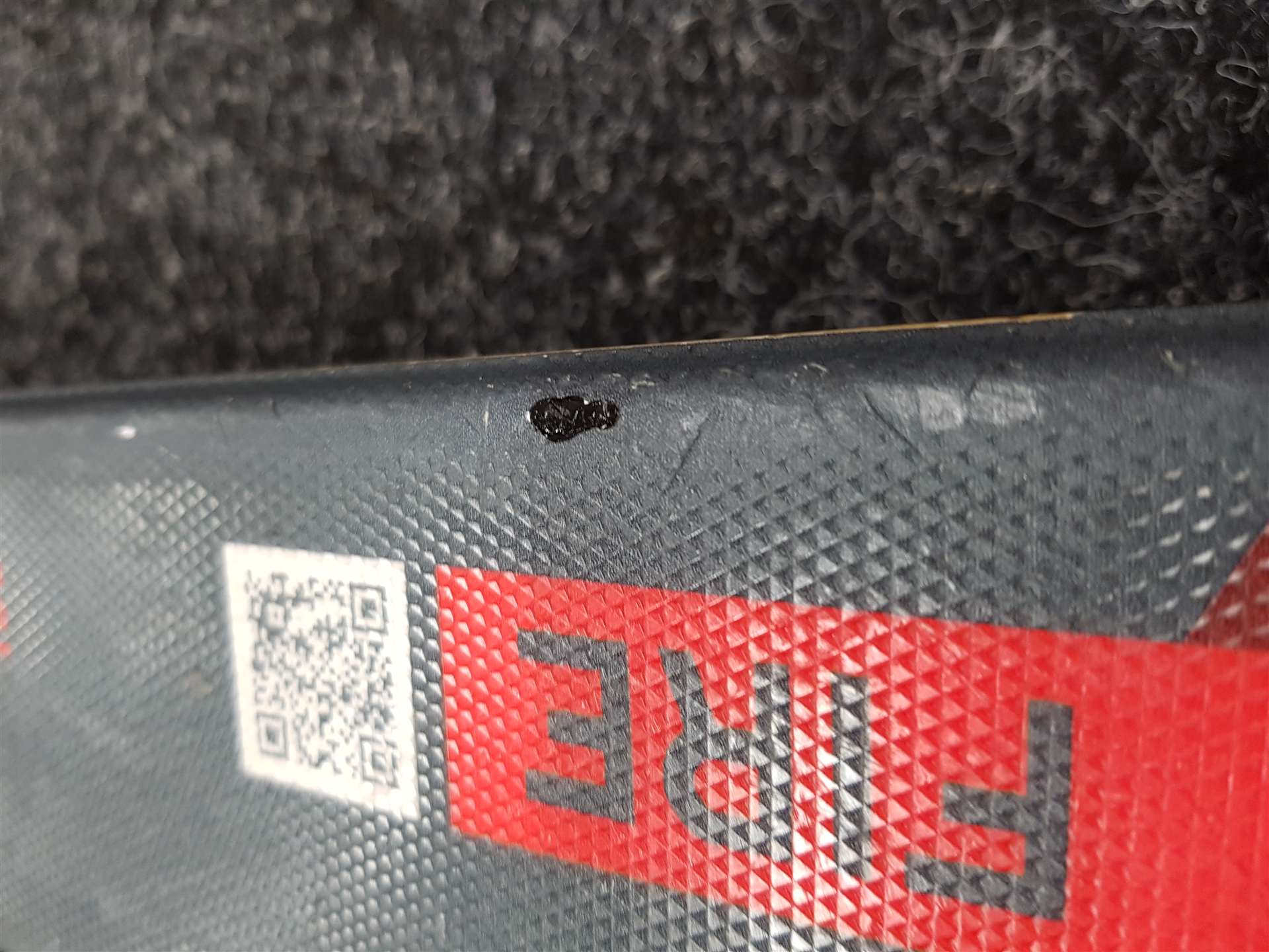 Použité lyže FISCHER Fire  + viazanie Fischer RS9