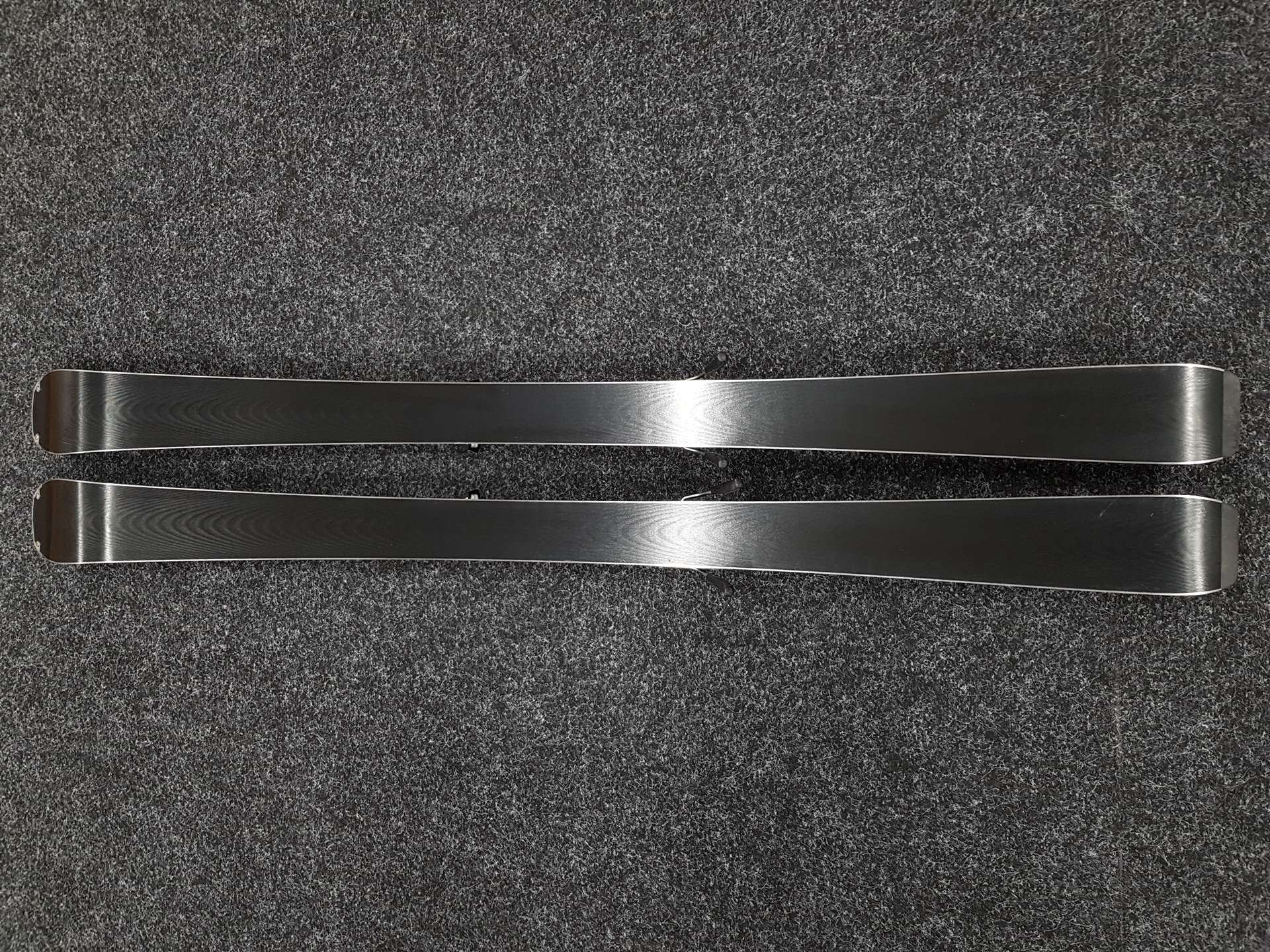 Použité lyže FISCHER Fire  + viazanie Fischer RS9