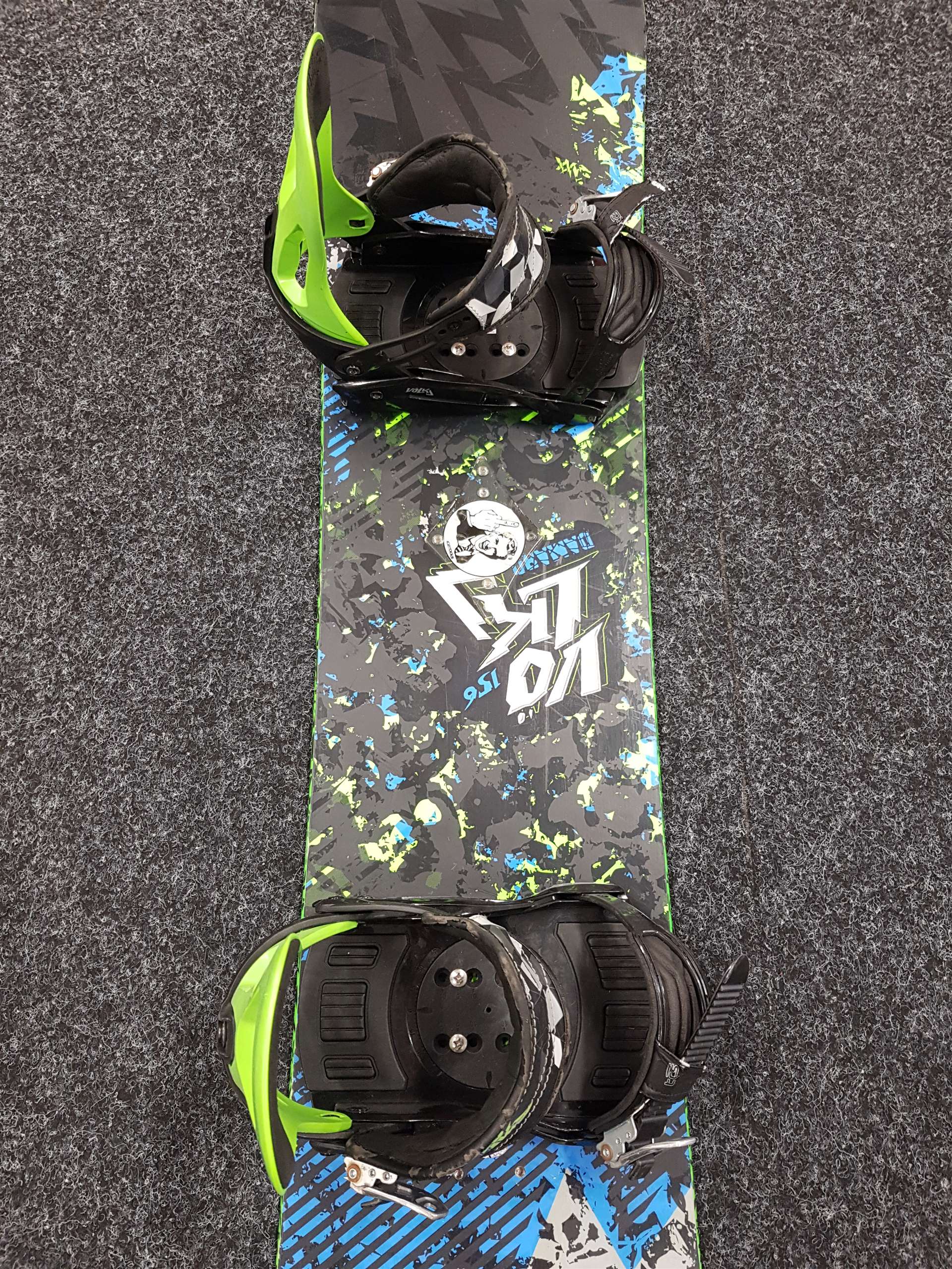 Použitý snowboard VOLKL Damaro + viazanie Volkl veľkosť L/XL