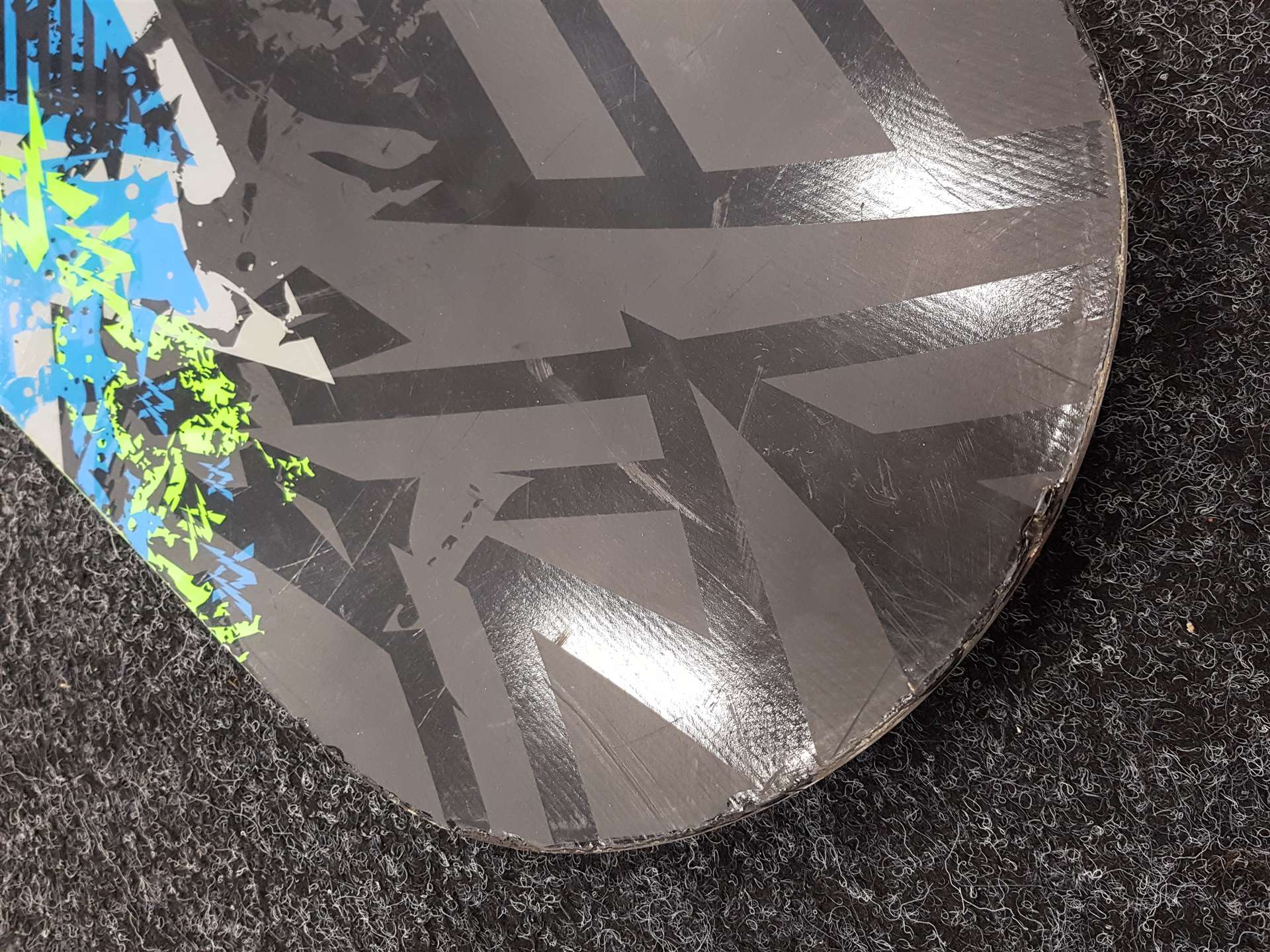 Použitý snowboard VOLKL Damaro + viazanie Volkl veľkosť L/XL