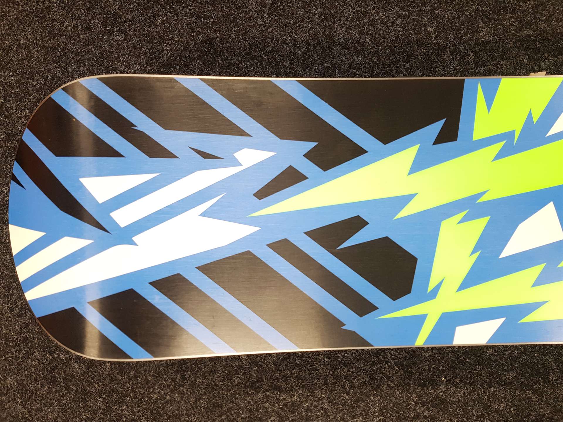 Použitý snowboard VOLKL Damaro + viazanie Volkl veľkosť L/XL