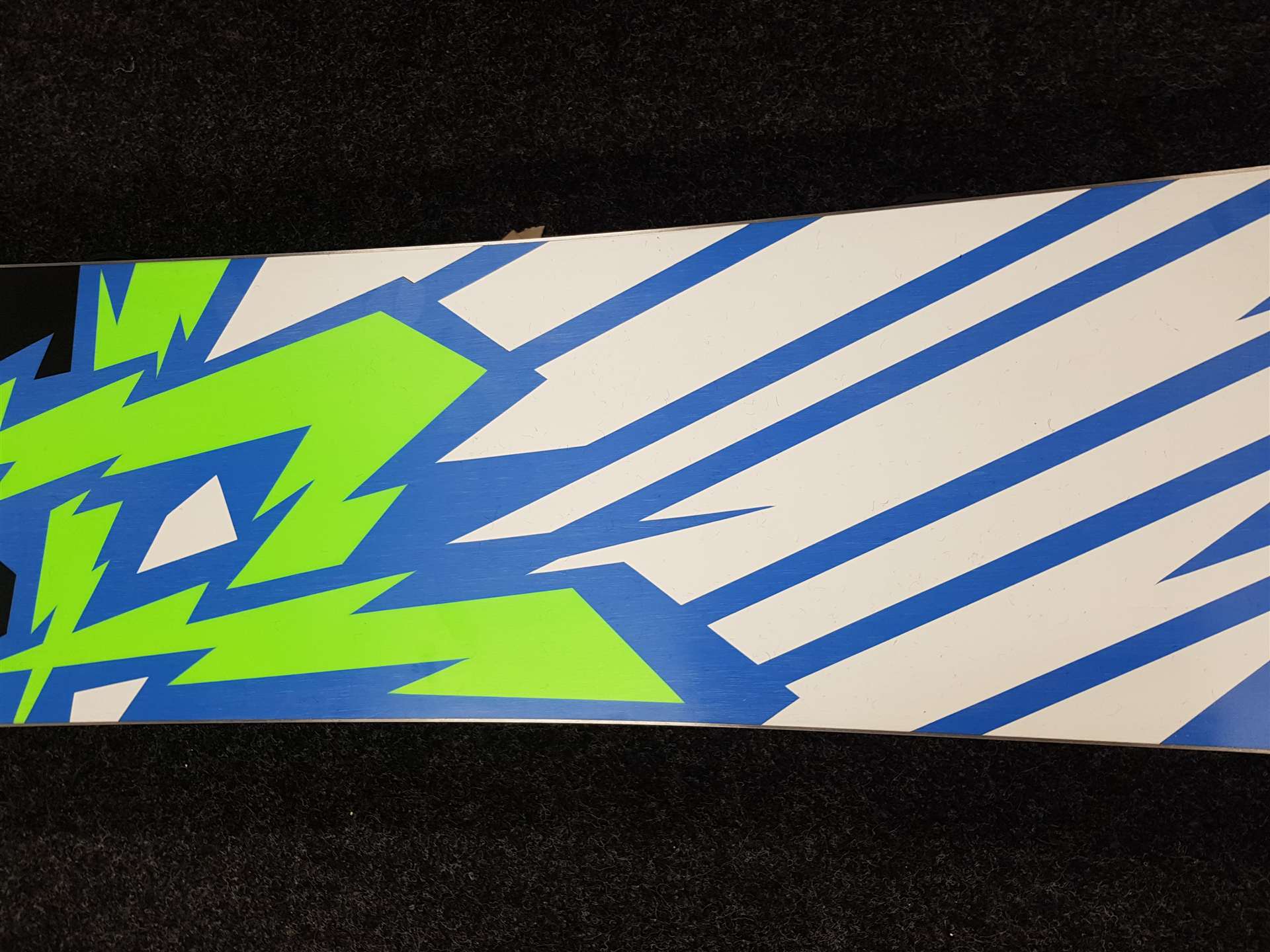 Použitý snowboard VOLKL Damaro + viazanie Volkl veľkosť L/XL